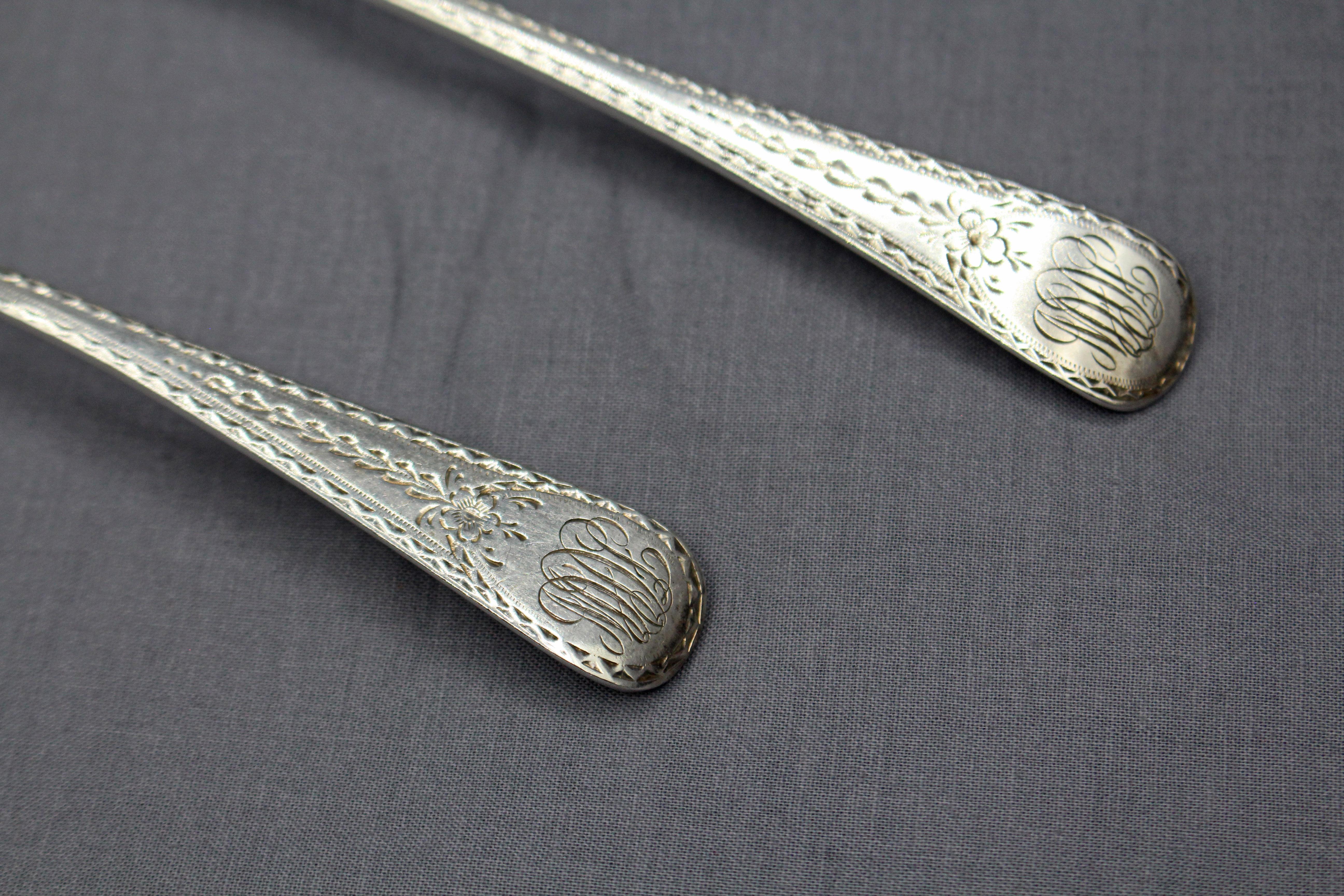 1826 Sterling Silver Near Pair of Engraved Old English Serving Spoons In Good Condition For Sale In Chapel Hill, NC