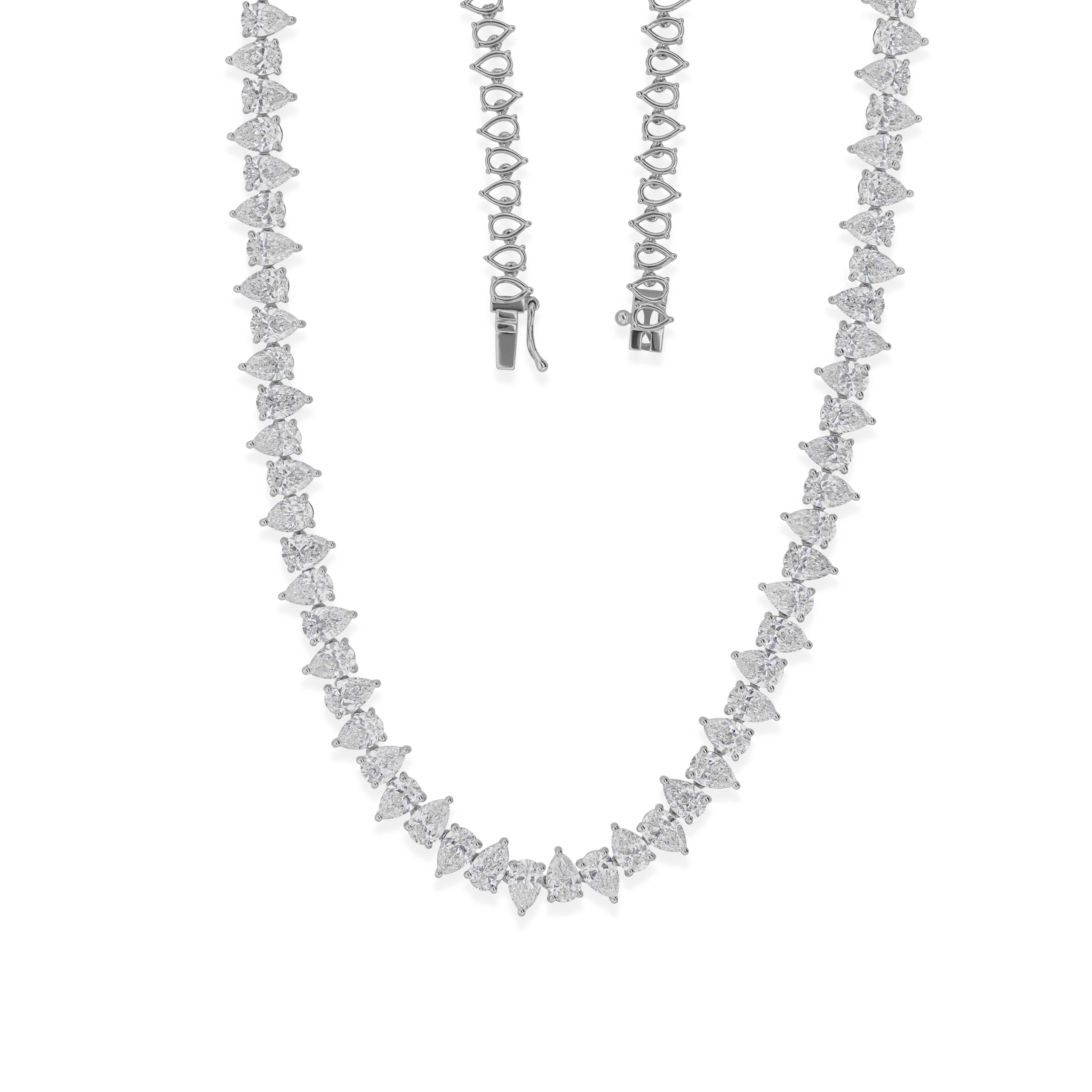 Taille poire 18.27 Carat Pear Cut Diamond Tennis Necklace 18 Karat Solid White Gold en vente