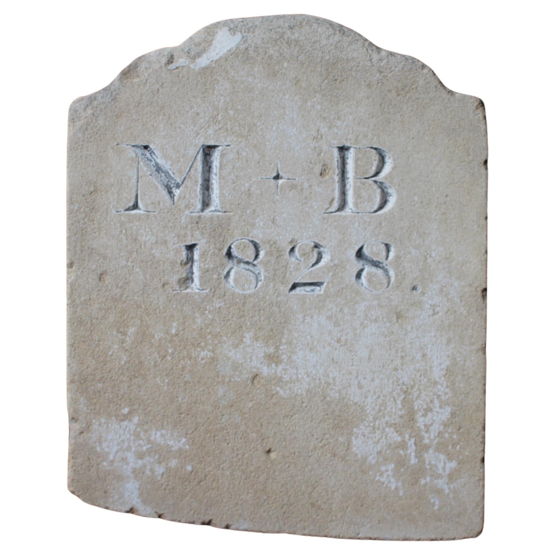 1828 Marcatore tombale in pietra arenaria scolpita Iniziali della pietra tombale M. A. B.