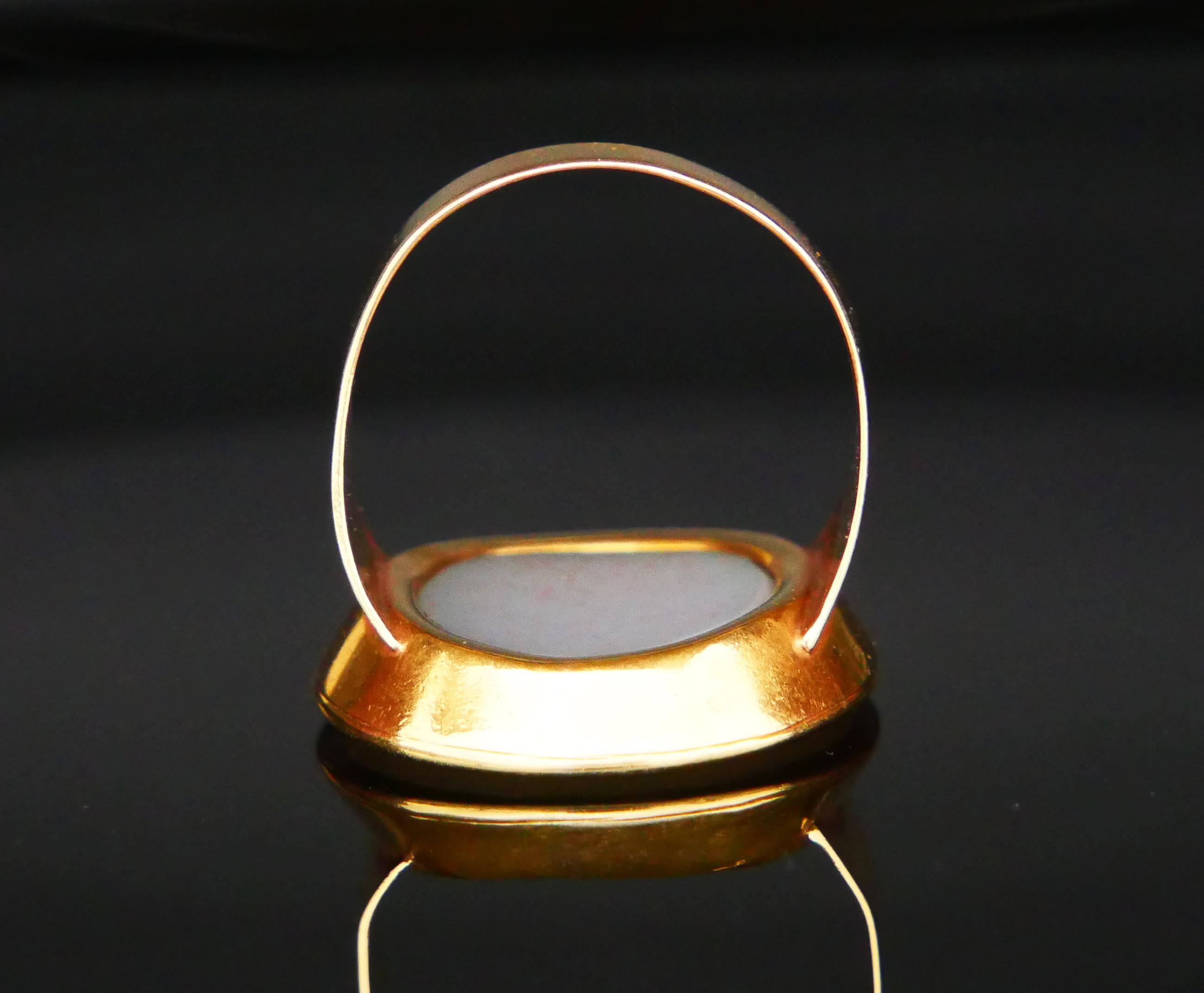 1829 Signet Men Intaglio Ring Chalcedony solid 18K Gold ØUS9.5 /10.5gr For Sale 2