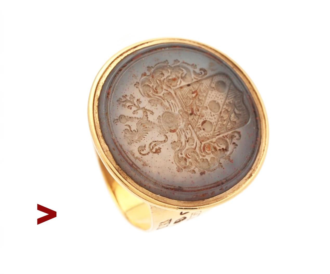 1829 Signet Men Intaglio Ring Chalcedony solid 18K Gold ØUS9.5 /10.5gr For Sale 3
