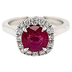 Bague de fiançailles pour femme avec halo de diamants et rubis de 1,82 carat au total