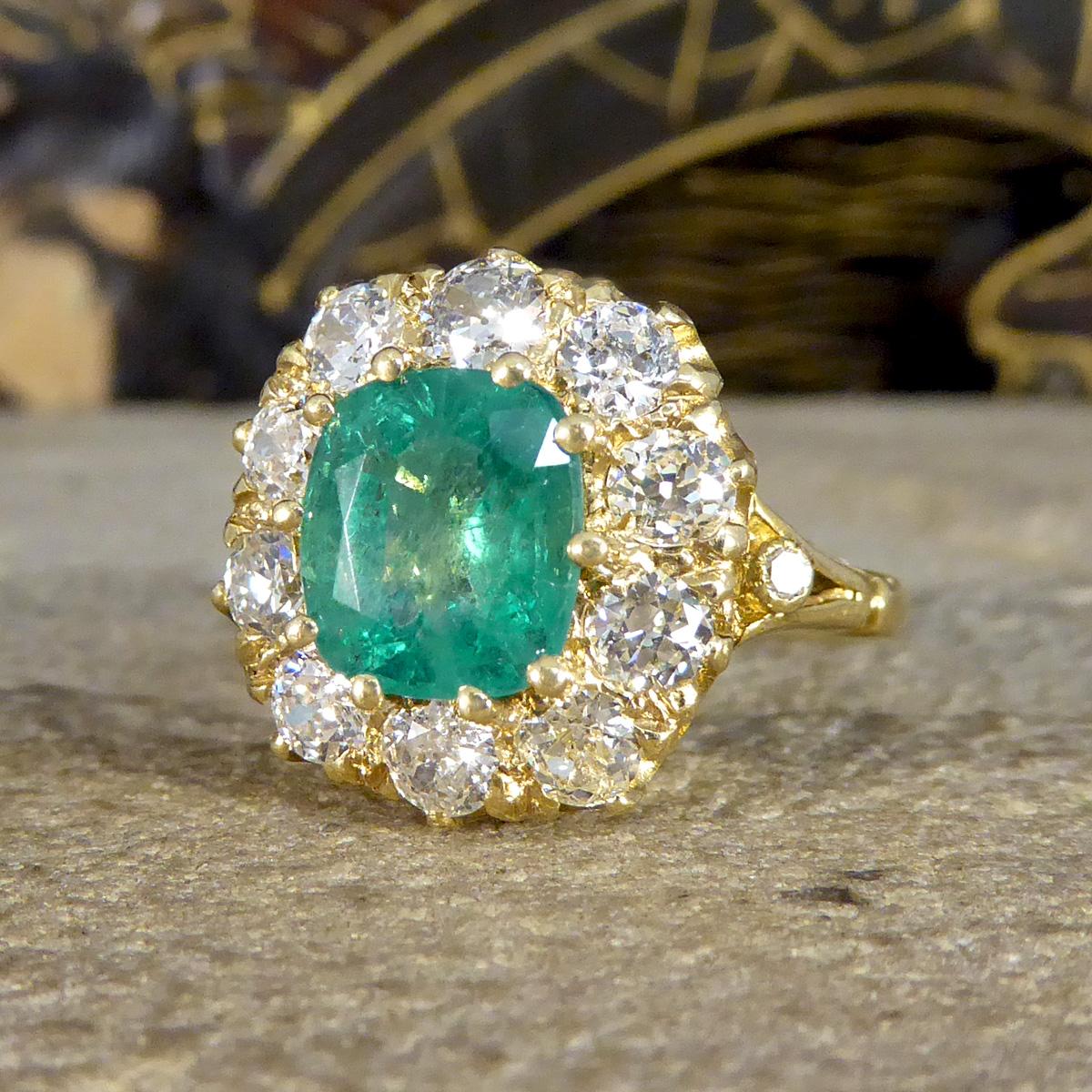 1.82ct Emerald and 1.20ct Old Cut Diamond Cluster Ring in 18ct Yellow Gold In Excellent Condition In Yorkshire, West Yorkshire