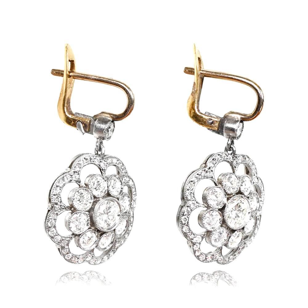 1.82tcw Diamond Earrings, VS1-VS2 Clarity, 18k Yellow Gold, Platinum In Excellent Condition In New York, NY