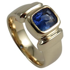 1.83 Carat Blue Sapphire 9k and 18k Yellow Gold Men's Dress Ring