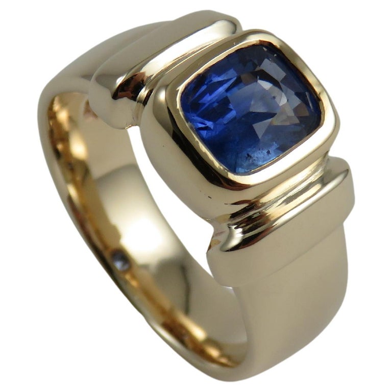 1.83 Carat Blue Sapphire 9 Karat and 18k Yellow Gold Men's Dress Ring