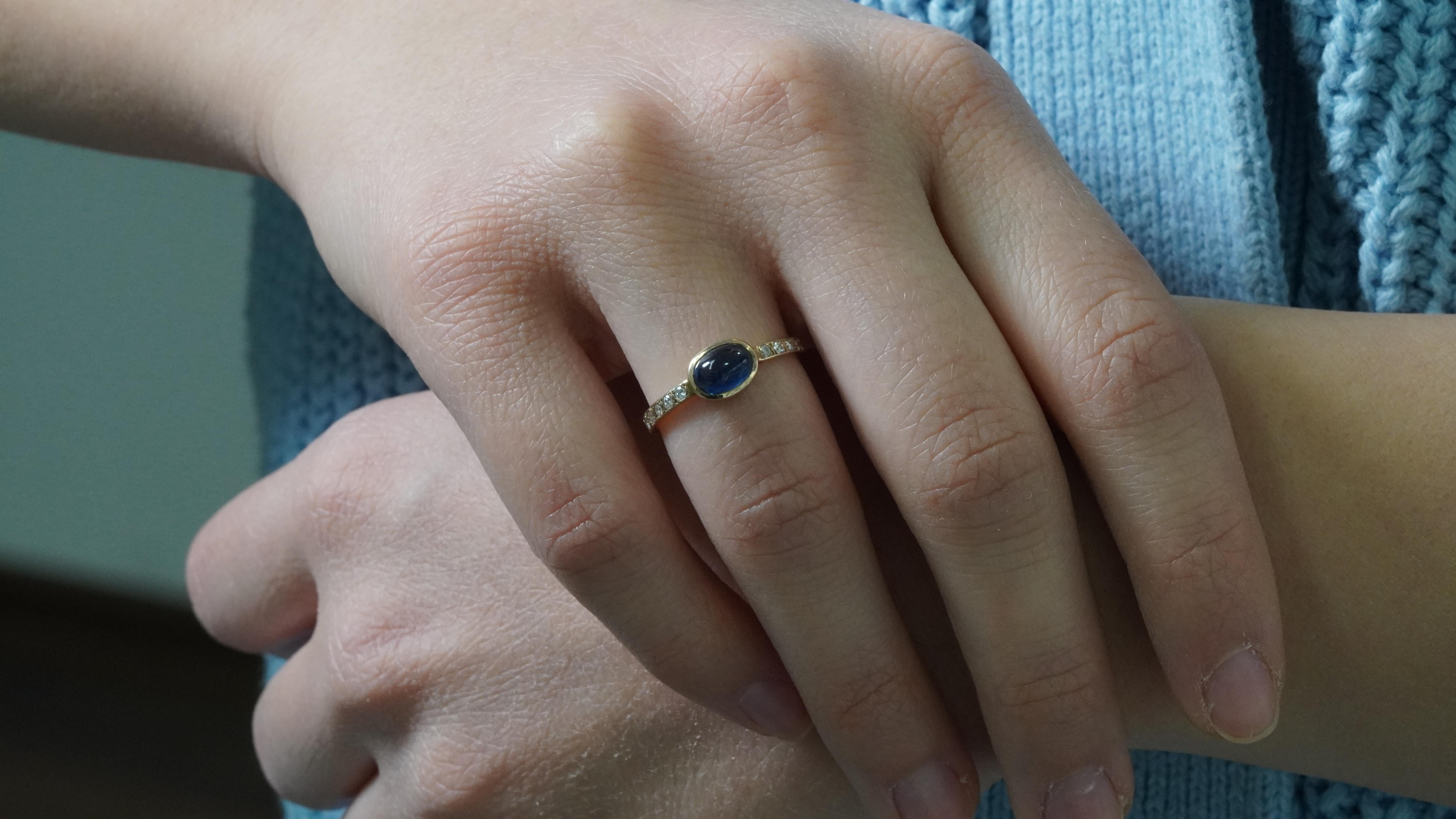 Women's 1.83 Carat Blue Sapphire Diamond Ring For Sale
