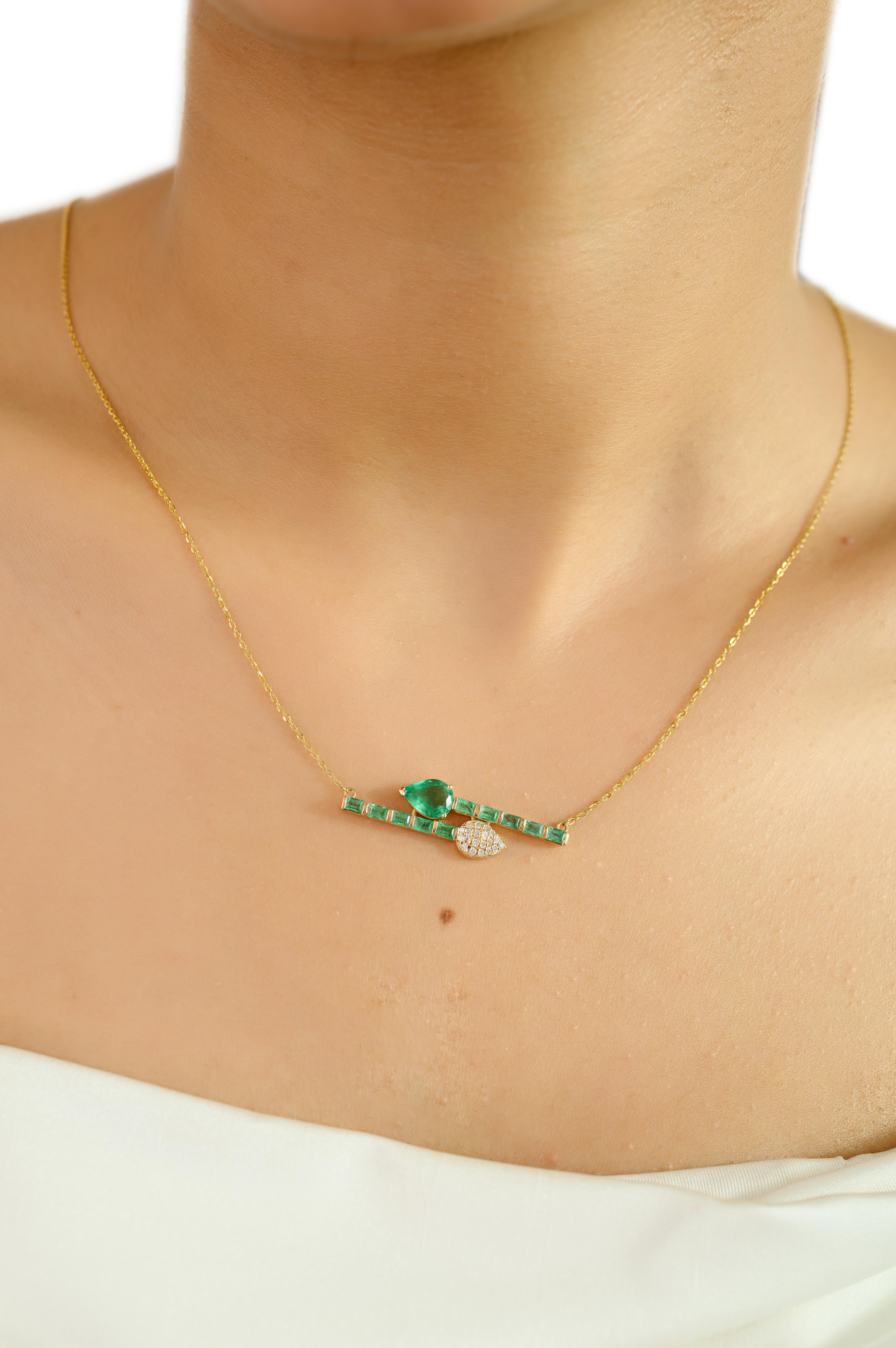 Women's 1.83 Carat Green Emerald & Diamond Pendant Necklace in 18k Solid Yellow Gold For Sale