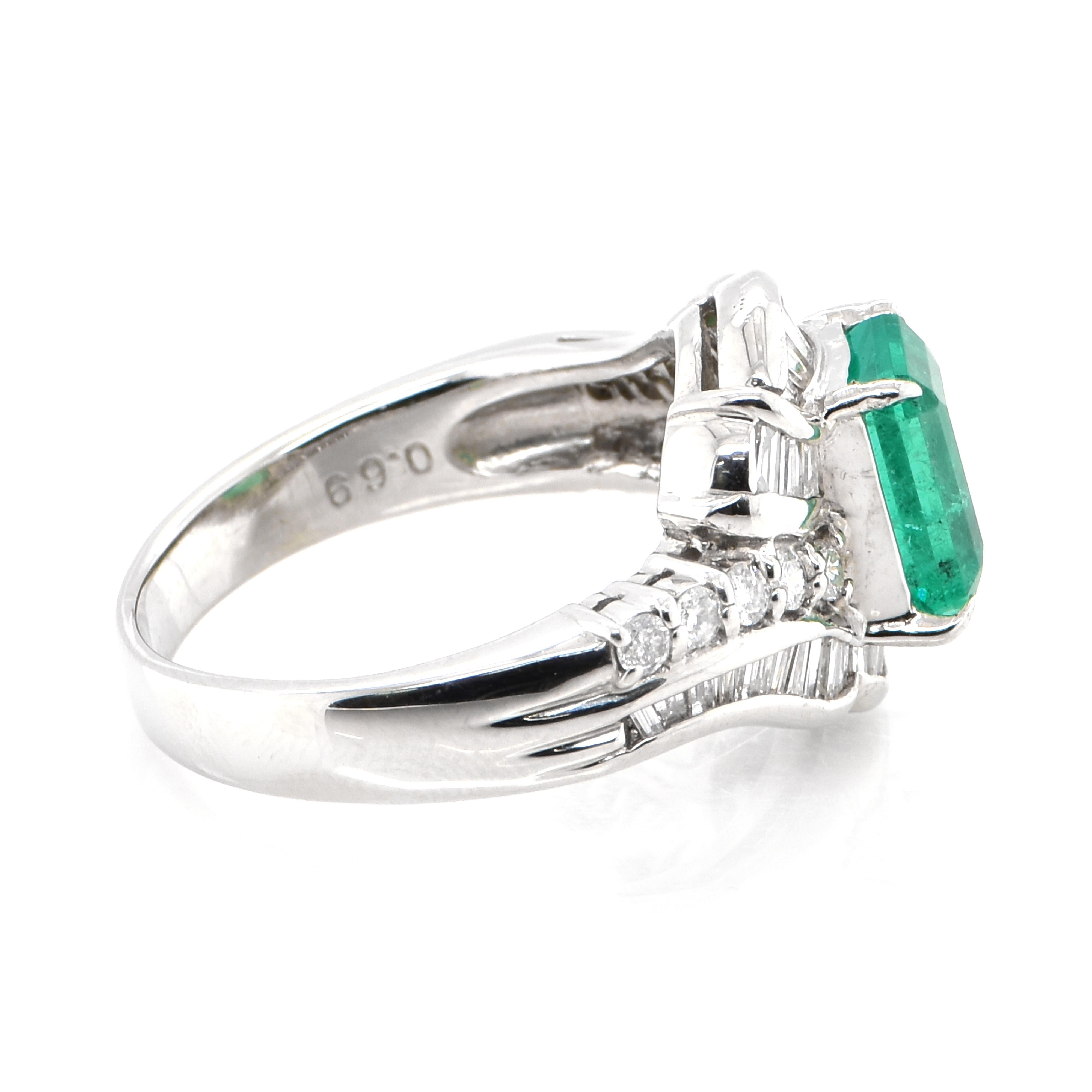 1.83 Carat Natural Emerald & Diamond Estate Cocktail Ring Made in Platinum In Excellent Condition For Sale In Tokyo, JP