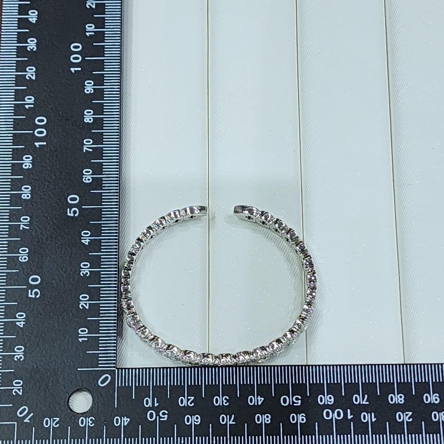 1.83 Carat Rose Cut Diamond Open Cuff Bangle Bracelet in 18 Karat White Gold For Sale 2