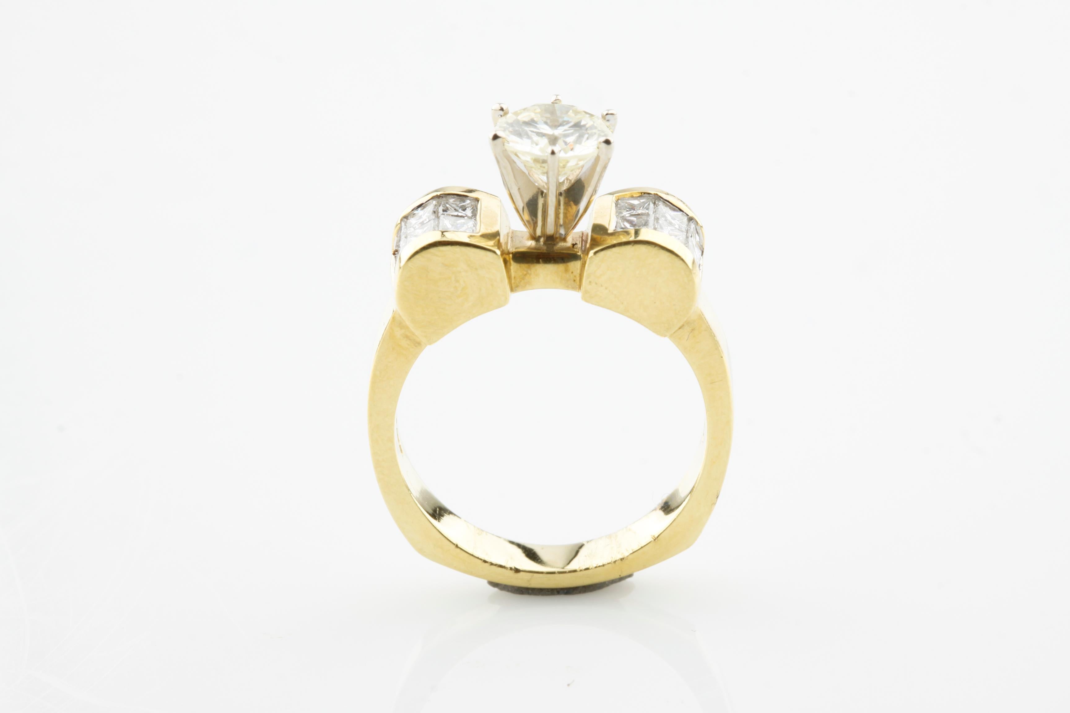 1.83 Carat Round Brilliant Diamond 14 Karat Yellow Gold Engagement Ring In Good Condition For Sale In Sherman Oaks, CA