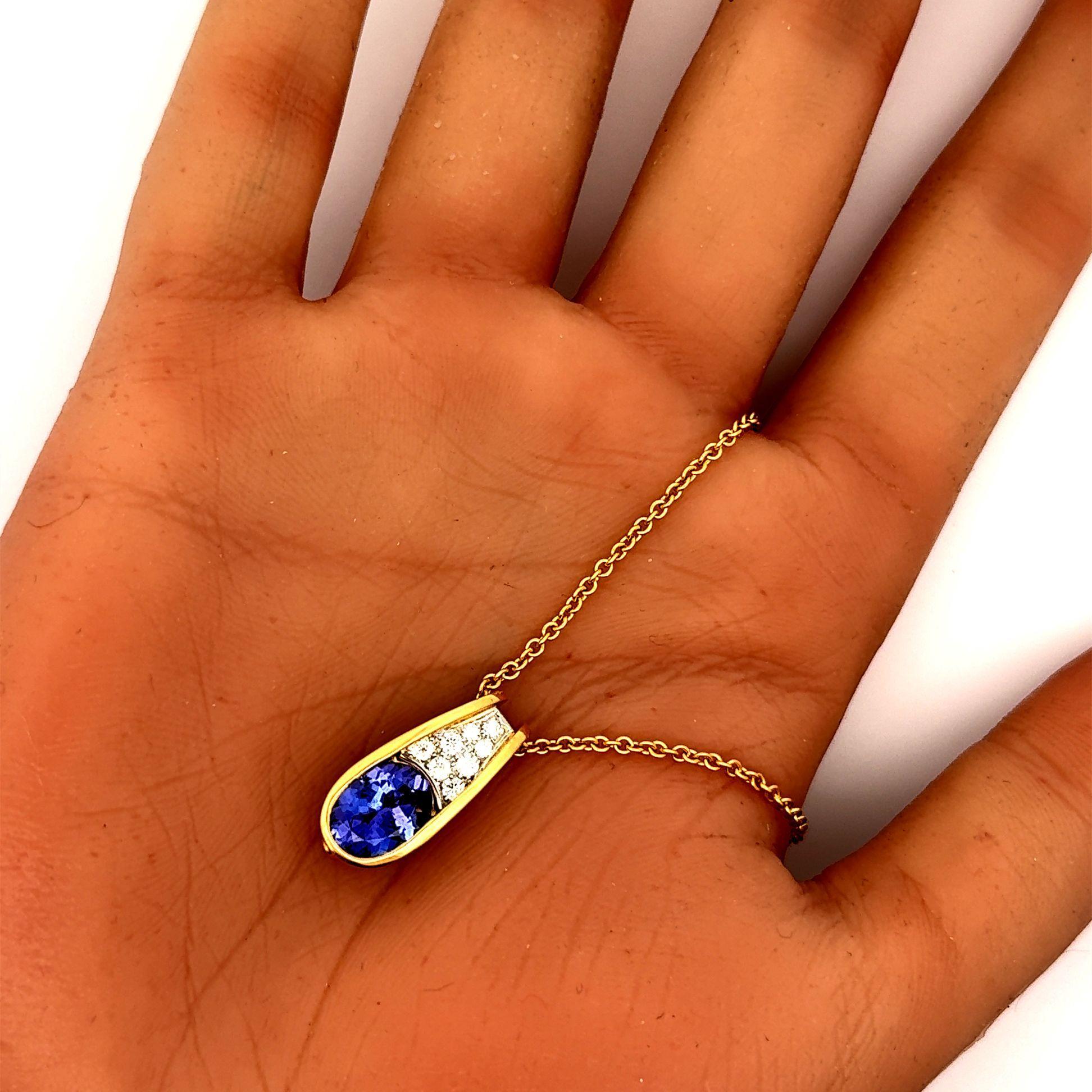 Ciondolo in platino e oro 18k con diamante tanzanite da 1,83 carati In condizioni Nuovo in vendita a Beverly Hills, CA