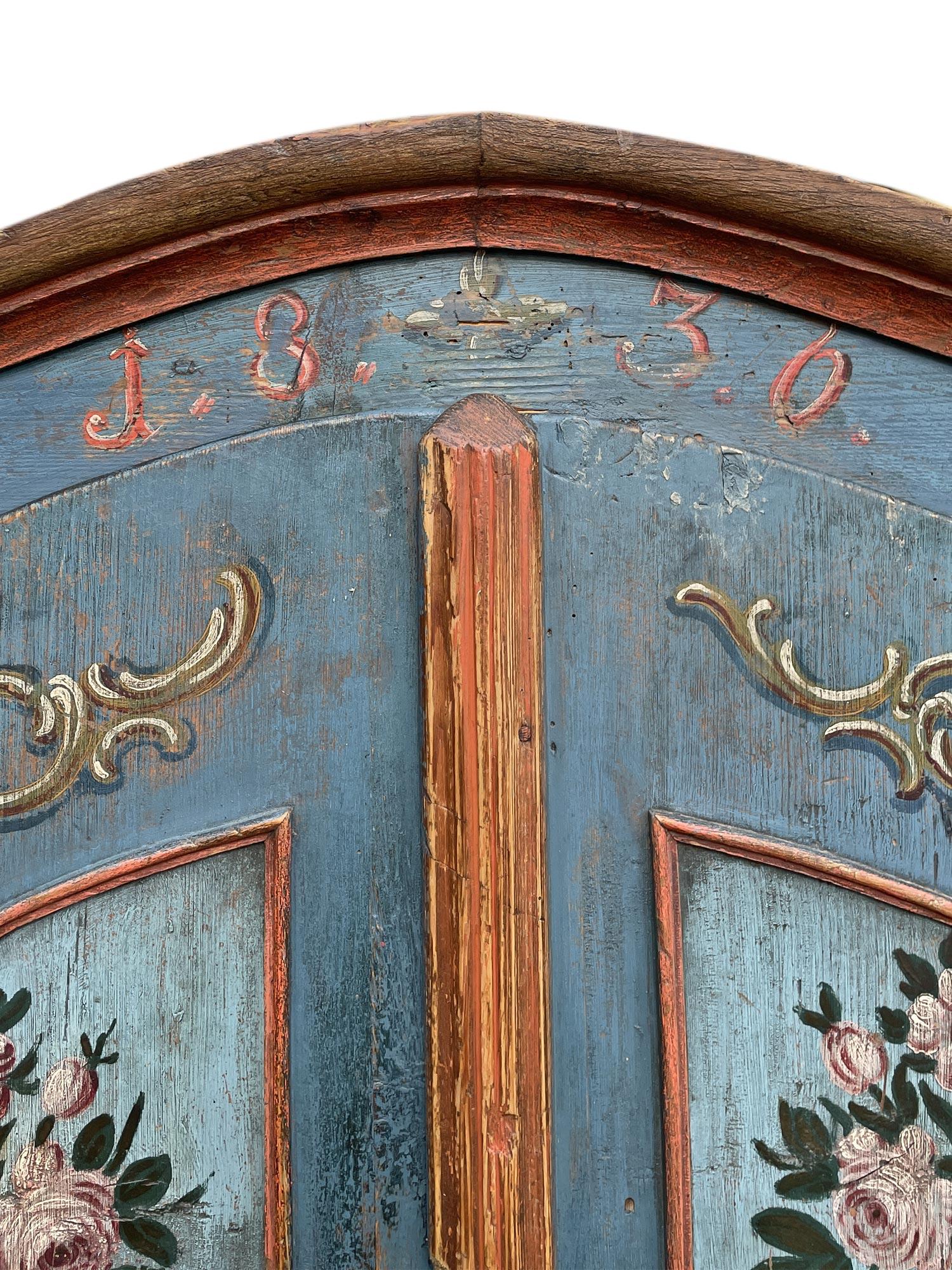 1830 Blu Floral Painted Cabinet 4