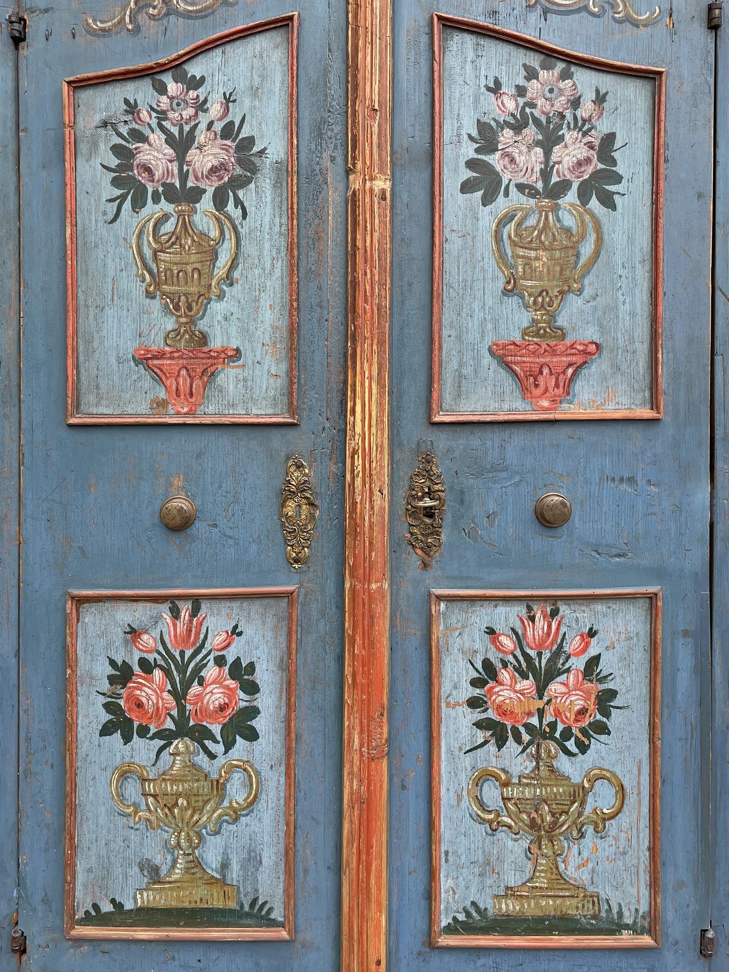 1830 Blu Floral Painted Cabinet 7