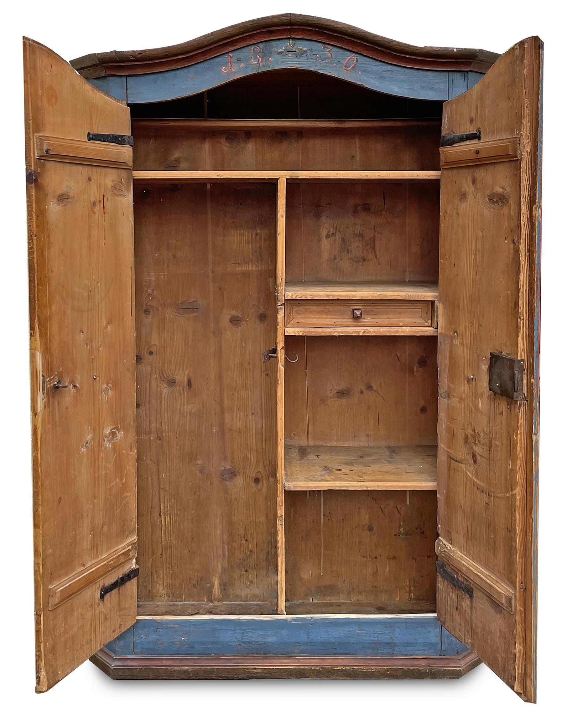 Armoire peinte à motifs floraux Blu 1830 Bon état à Vo', Veneto