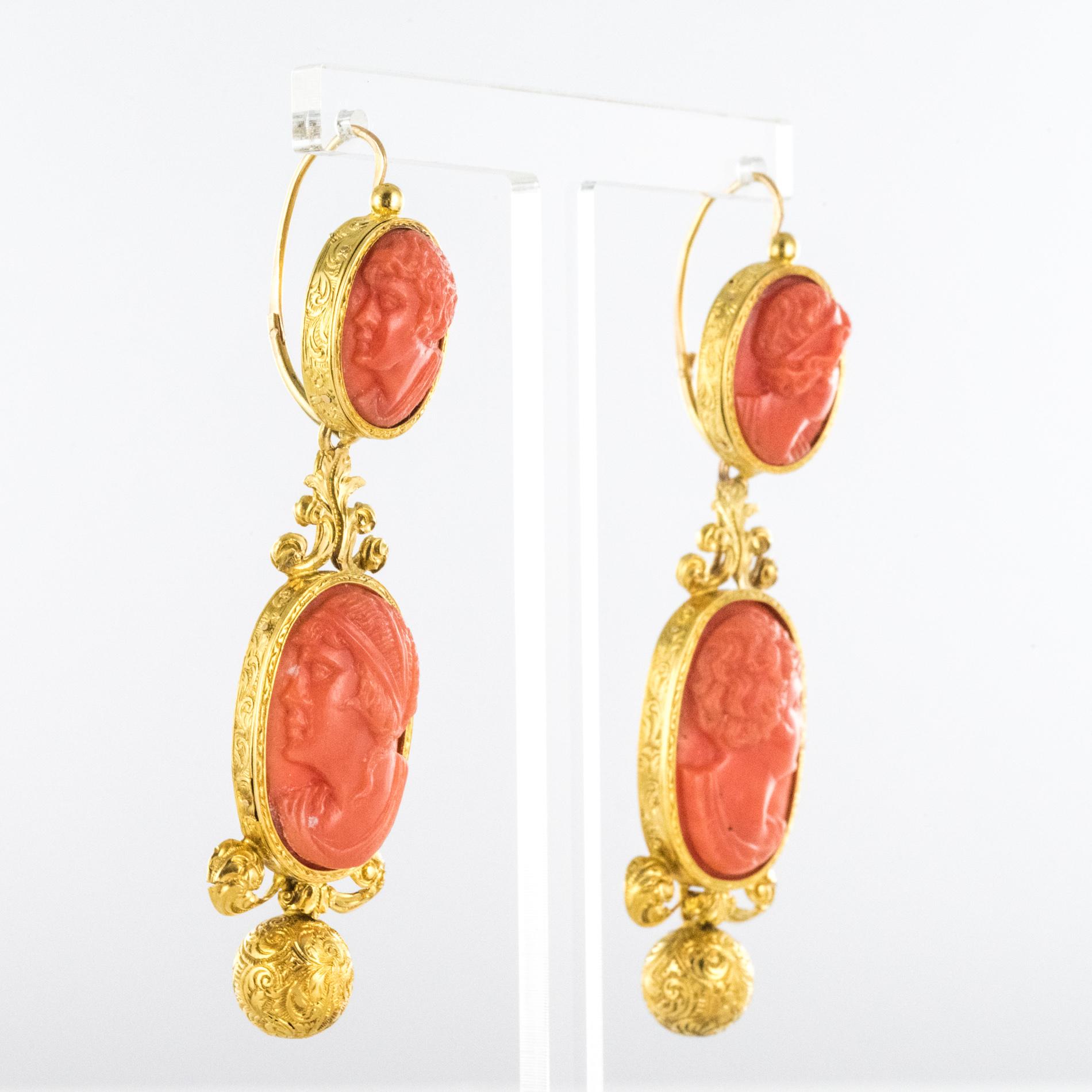 1830s Coral Cameo 18 Karat Yellow Gold Dangle Earrings For Sale 6