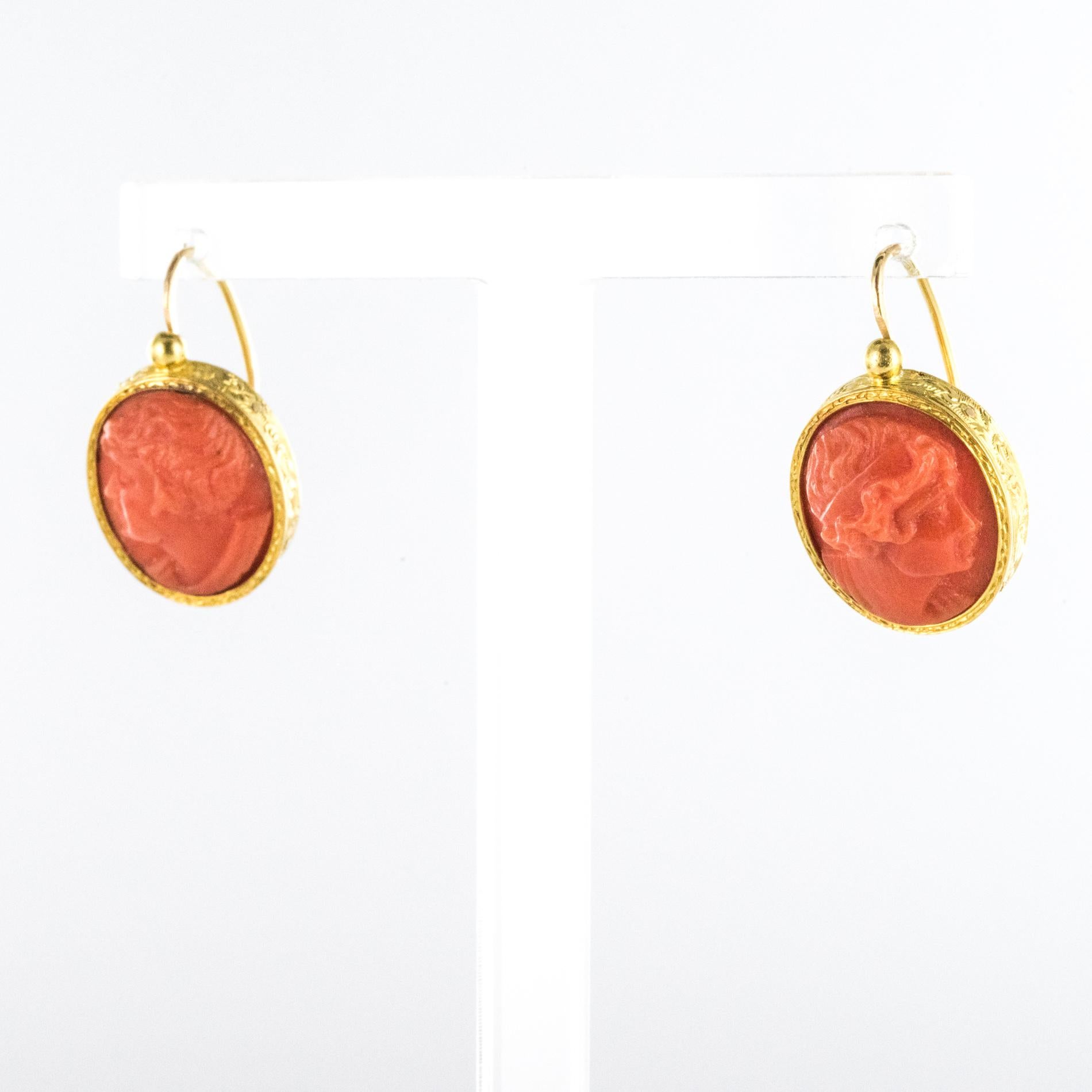 Regency 1830s Coral Cameo 18 Karat Yellow Gold Dangle Earrings For Sale