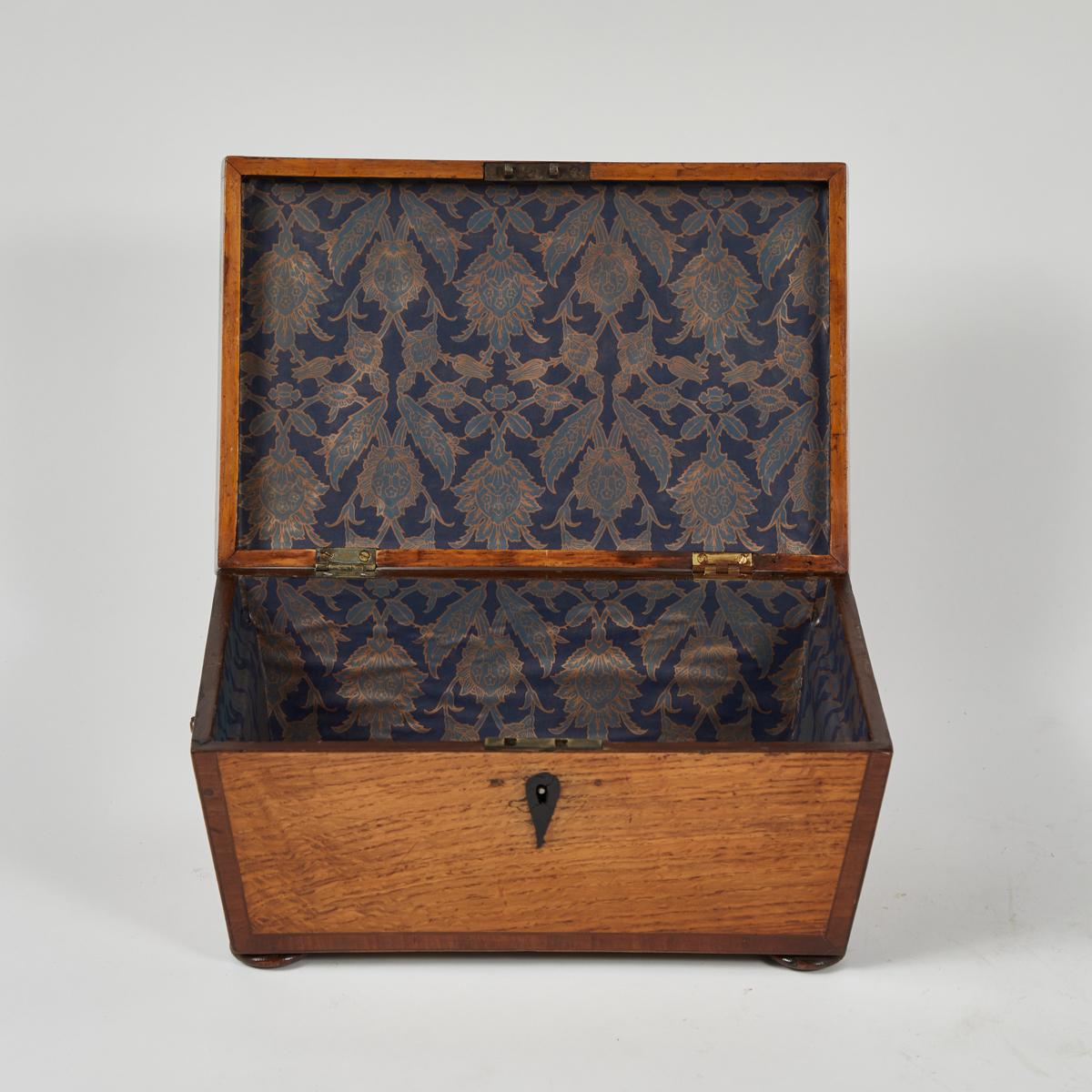 Cross-Banded Early 19th Century English Cross Banded Oak Box
