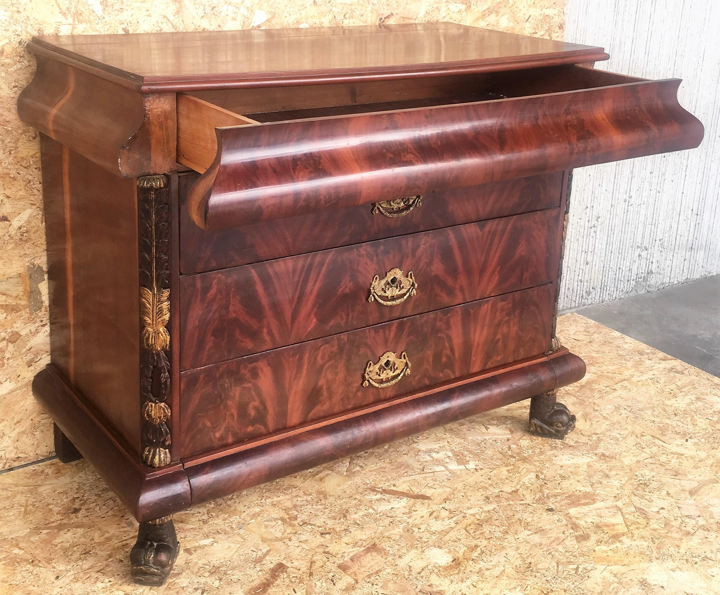 1830s French Empire Mahogany Chest with Four Drawers and Gilded Edges, Commode For Sale 2