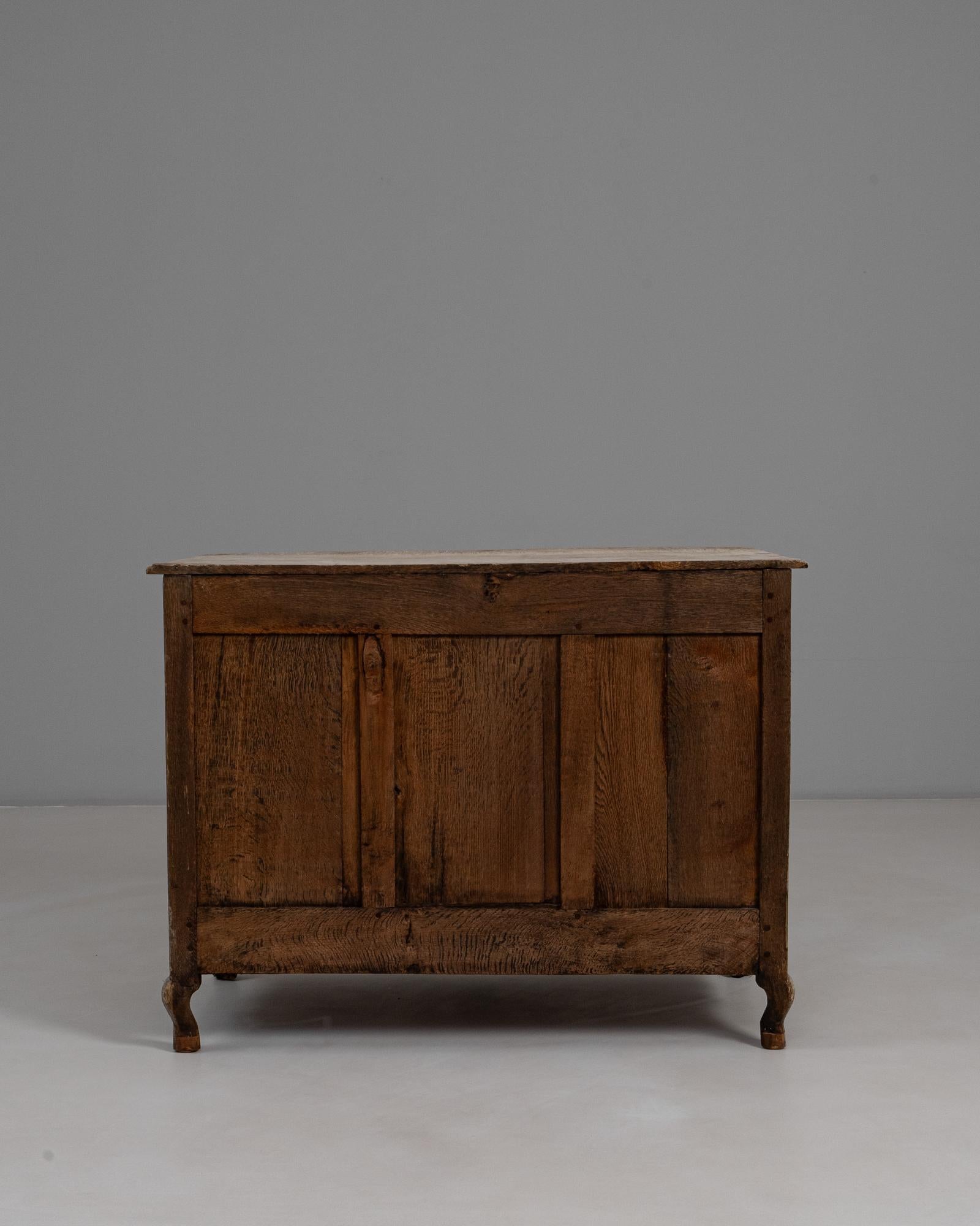 1830s French Louis XV Oak Chest of Drawers en vente 9