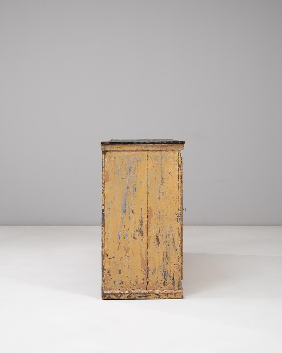 Buffet a due ante in legno patinato della provincia francese del 1830 in vendita 7