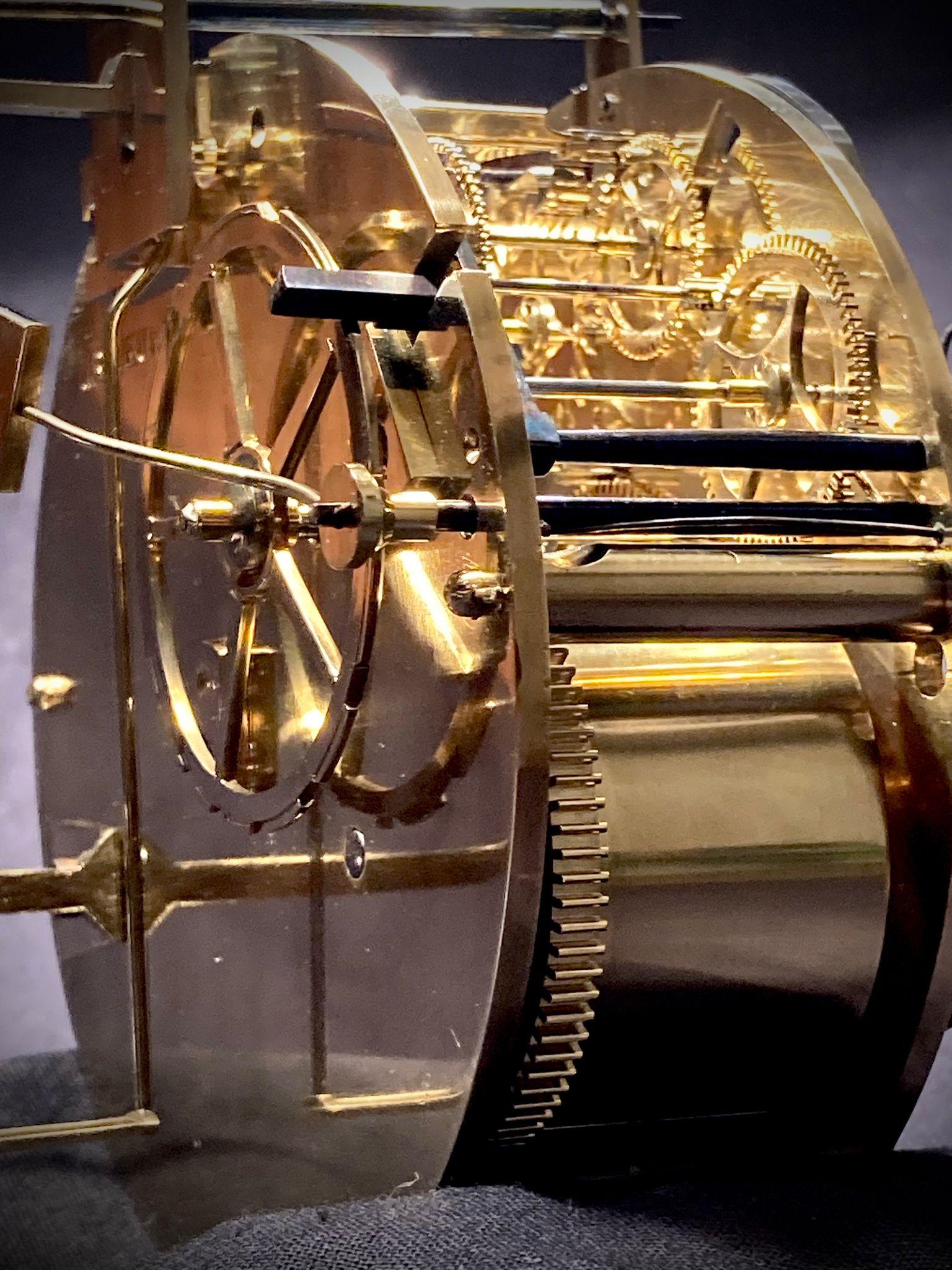 Orologio da tavolo francese del 1830, firmato LESIEUR, Paris, Pendule 
