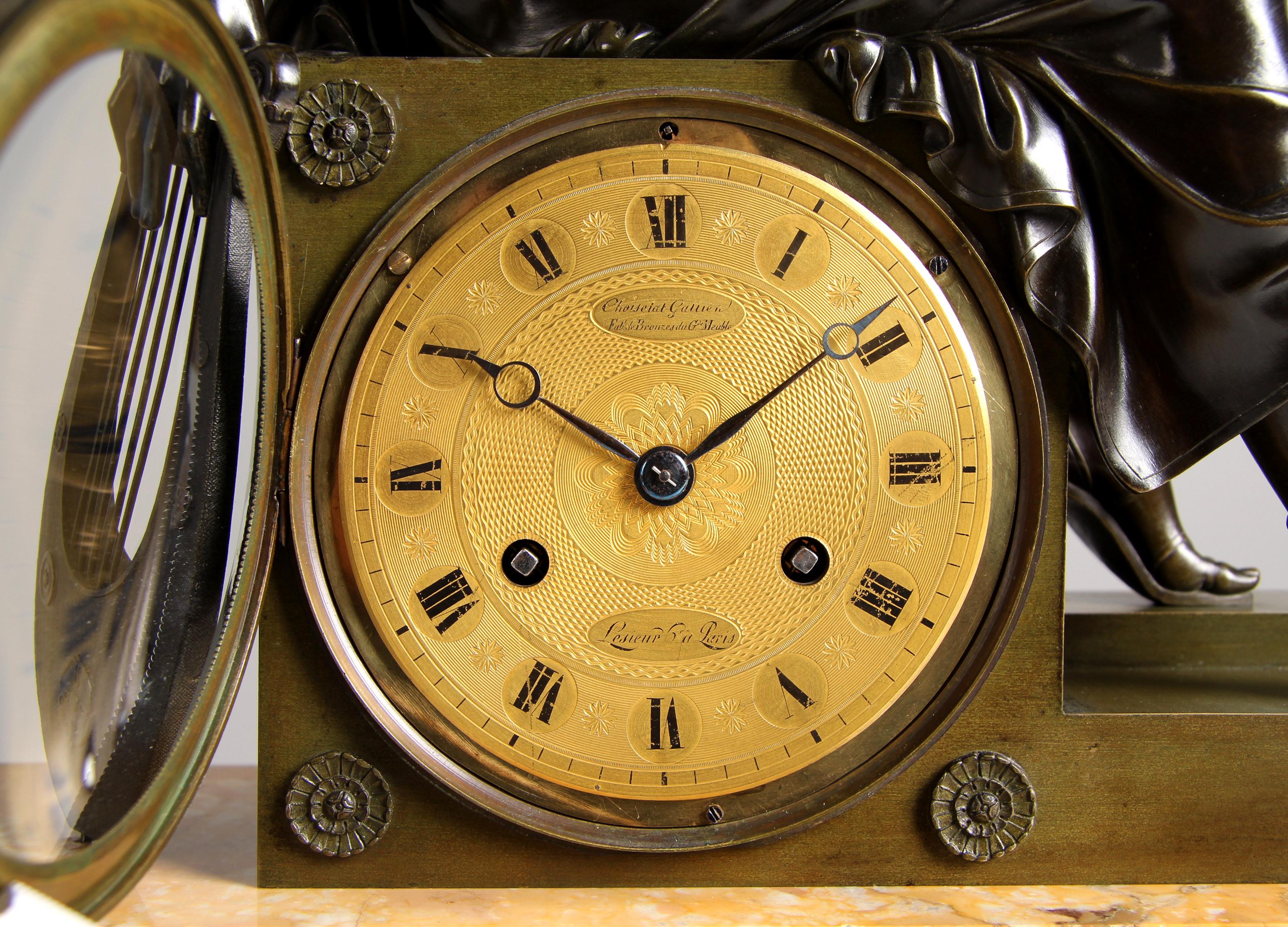 Bronzo Orologio da tavolo francese del 1830, firmato LESIEUR, Paris, Pendule 