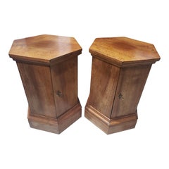 1830s Italian Hexagonal Pedestal Pilar Maple Cupboards End Tables, a Pair