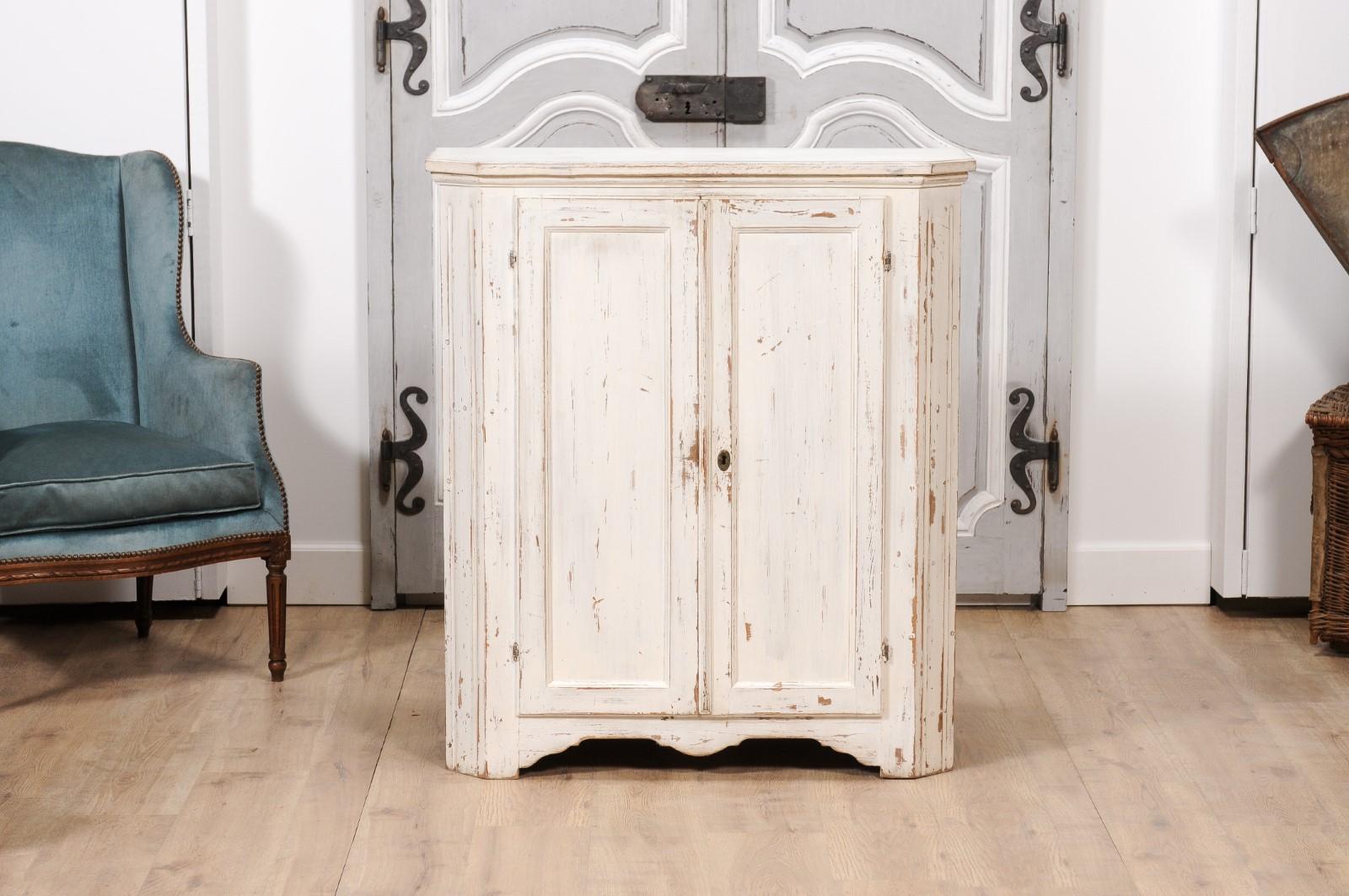 1830s Swedish Off-White Painted Wood Narrow Sideboard with Distressed Finish For Sale 6