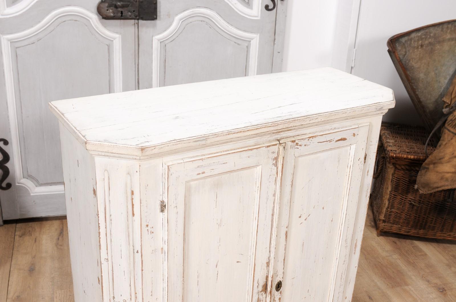 1830s Swedish Off-White Painted Wood Narrow Sideboard with Distressed Finish In Good Condition For Sale In Atlanta, GA