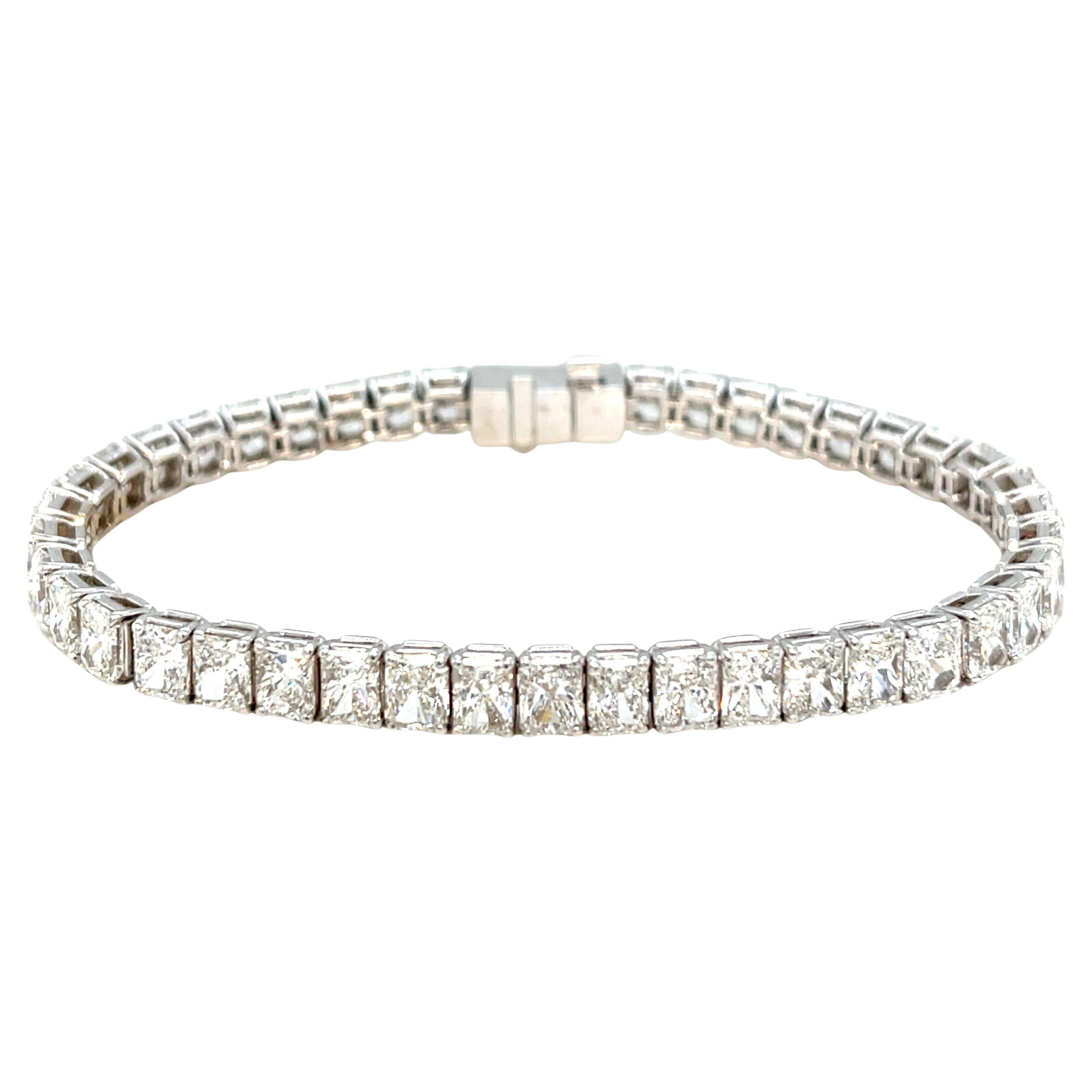 18.32 Carat Natural Radiant Cut Diamond Tennis Bracelet, 18K White Gold 7 long.