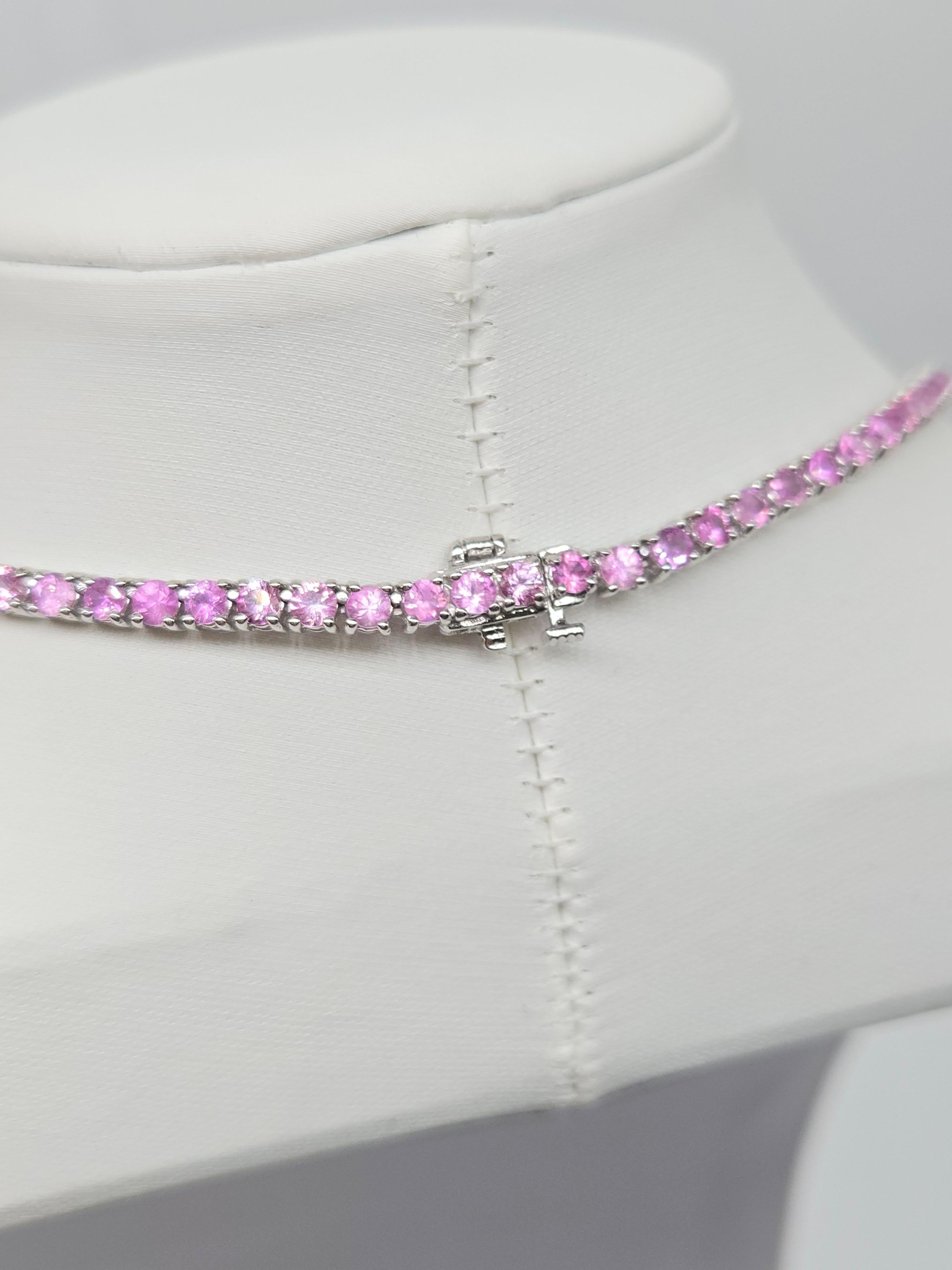 Collar de tenis de zafiro rosa natural de 18,33 quilates en oro blanco de 14 quilates en venta 1