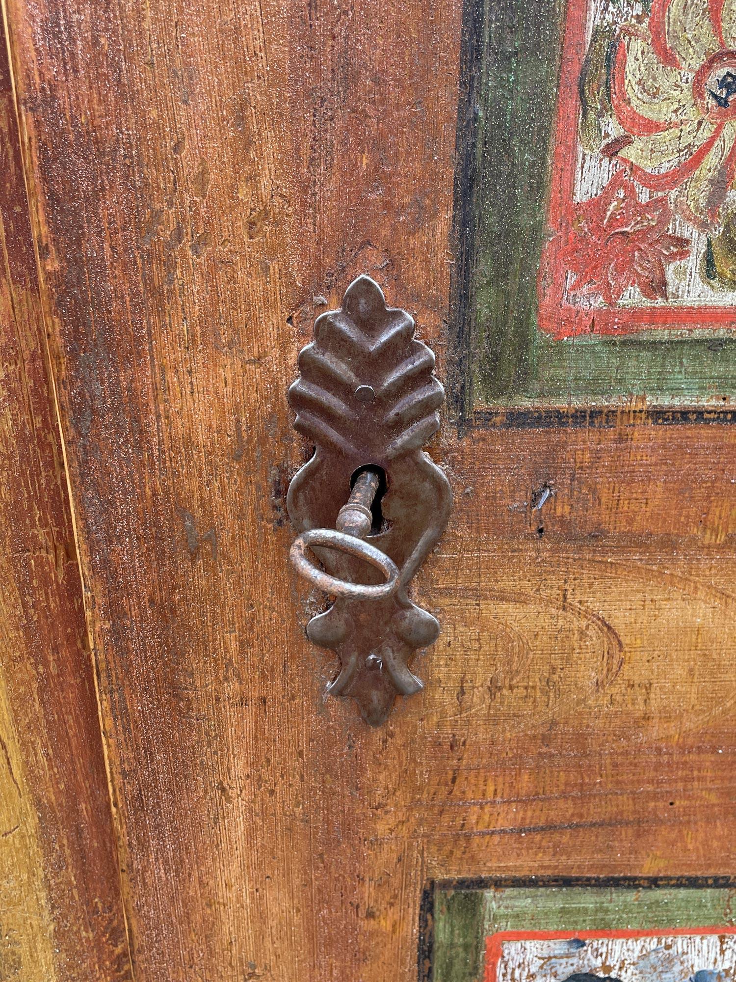 Armoire peinte à fleurs alpines de 1834 6