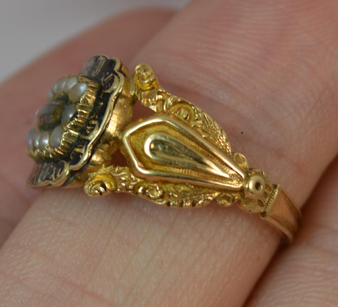 1834 William IV 18 Carat Gold and Enamel Mourning Ring In Good Condition In St Helens, GB
