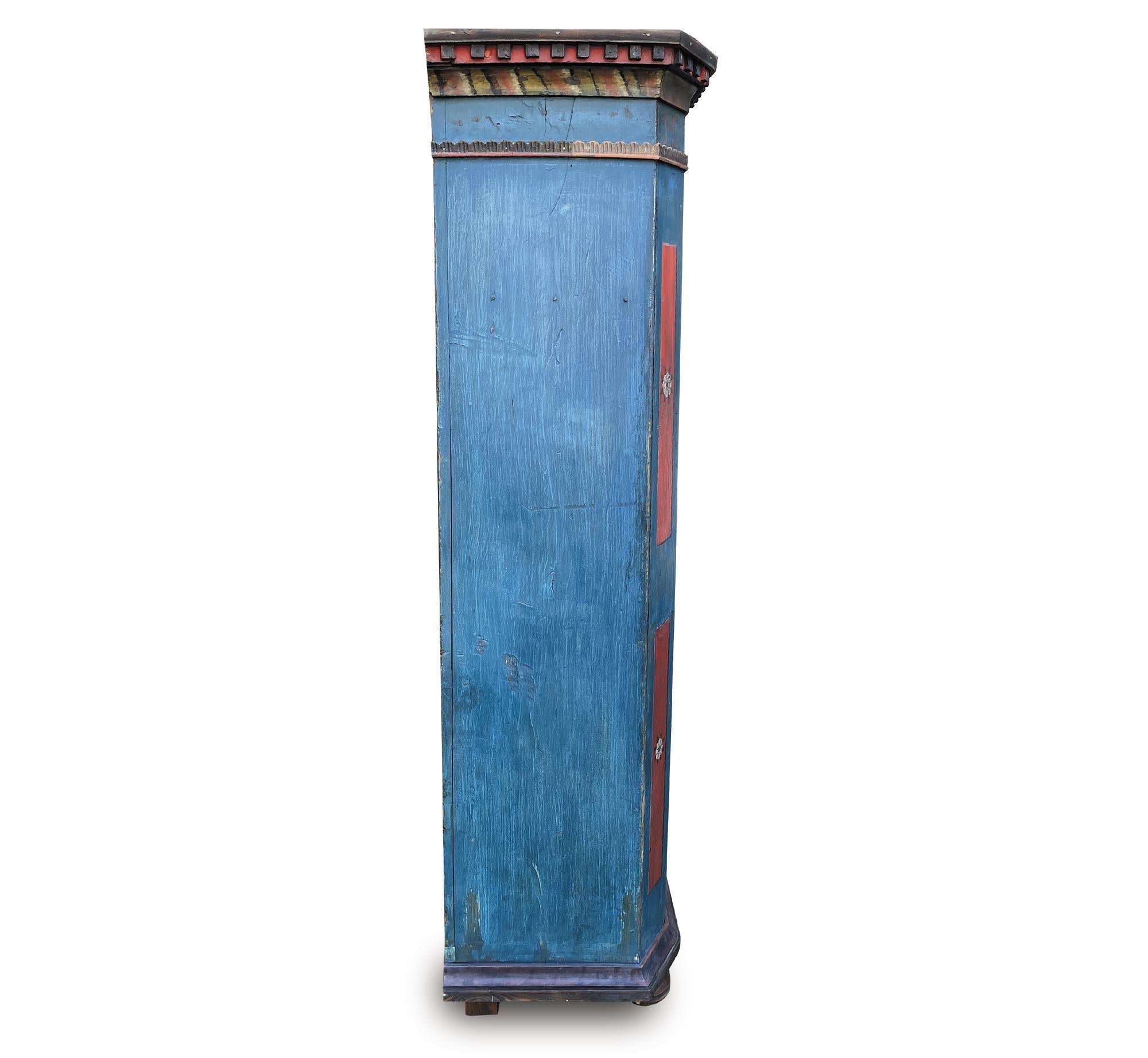 1835 Blu Floral Painted Cabinet 2