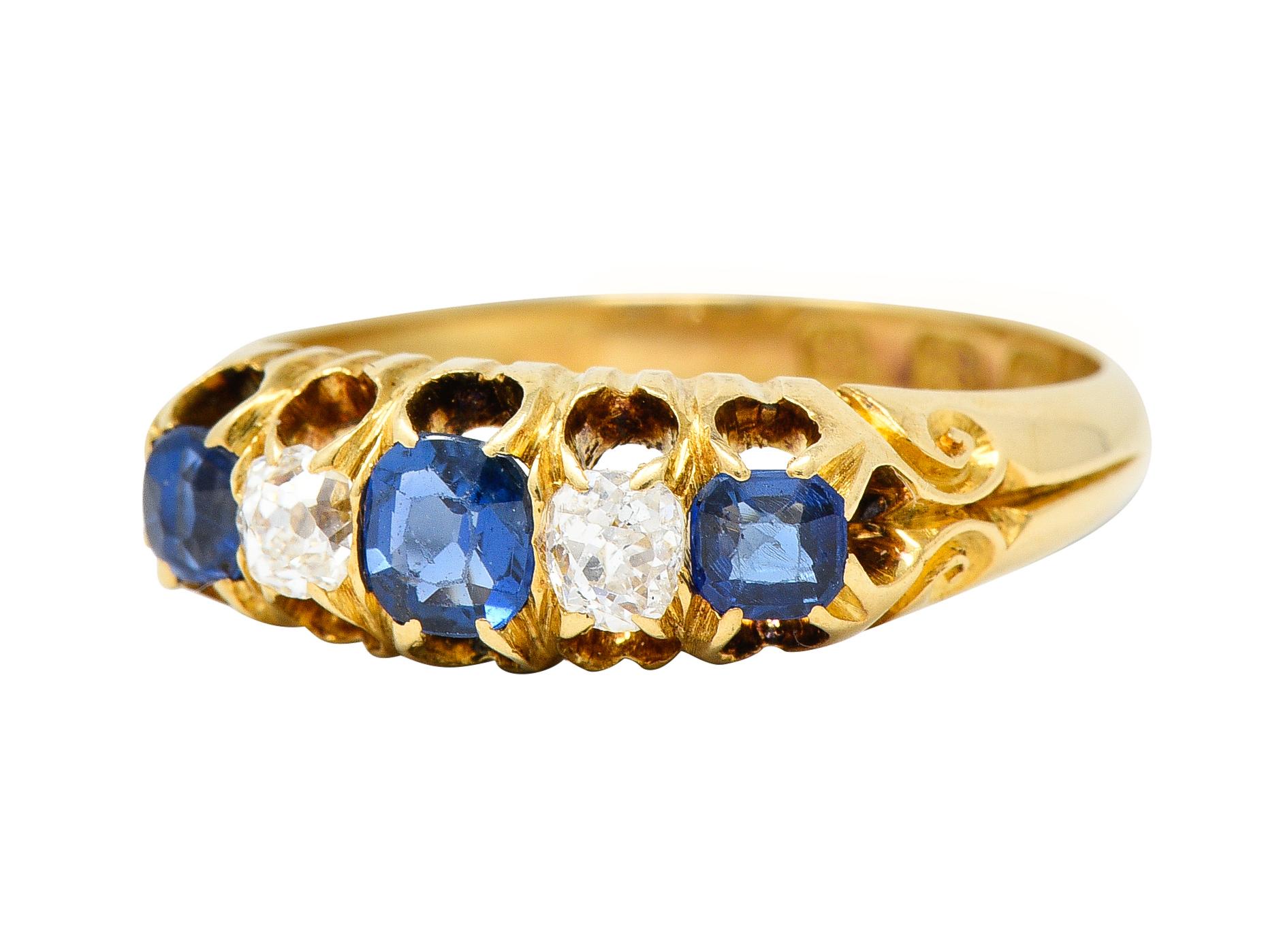 1835 Victorian 1.02 CTW Old Mine Cut Diamond Sapphire 18 Karat Yellow Gold Ring For Sale 2