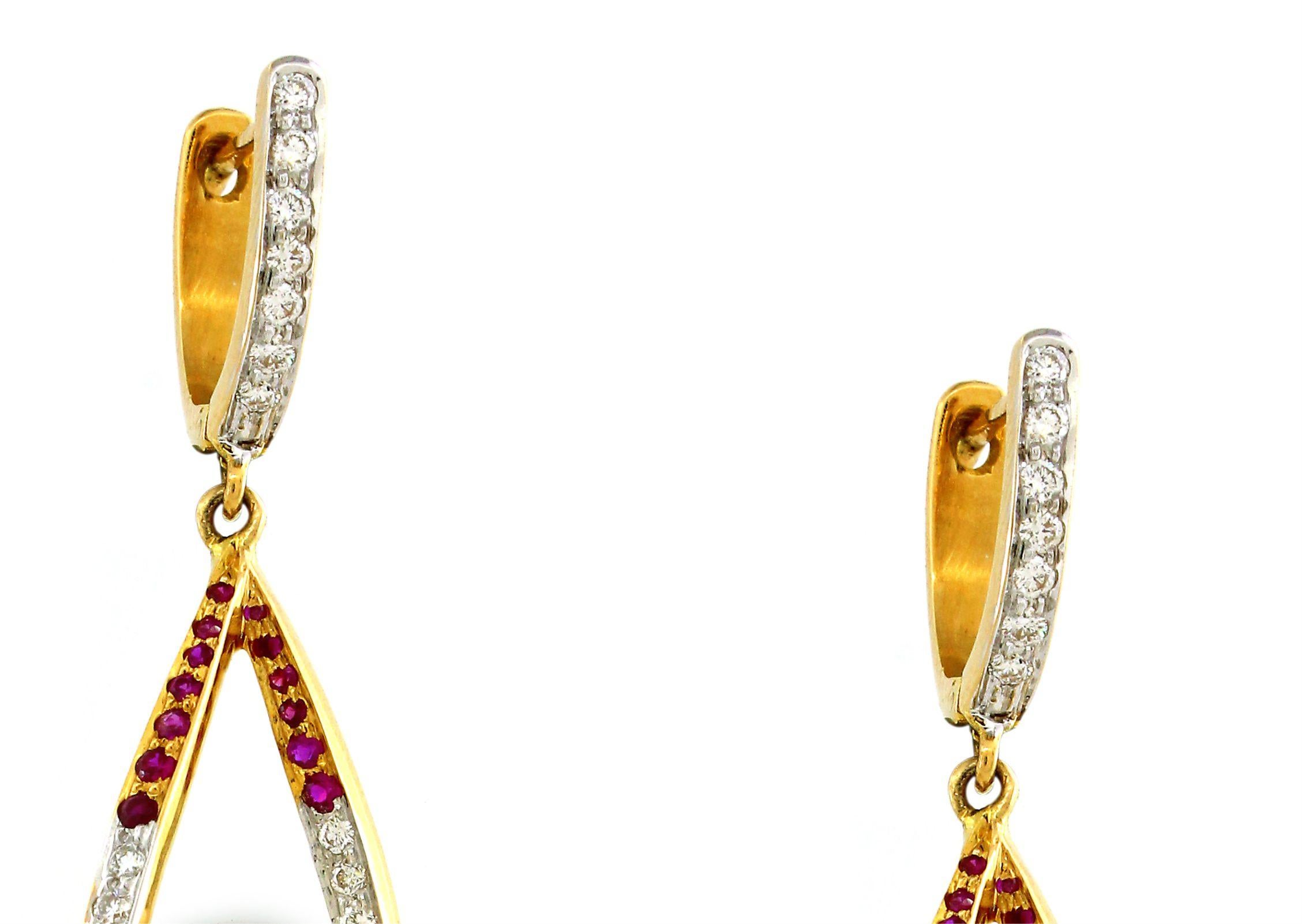 Modern 18.36 carats of Pearl Drop Earrings For Sale