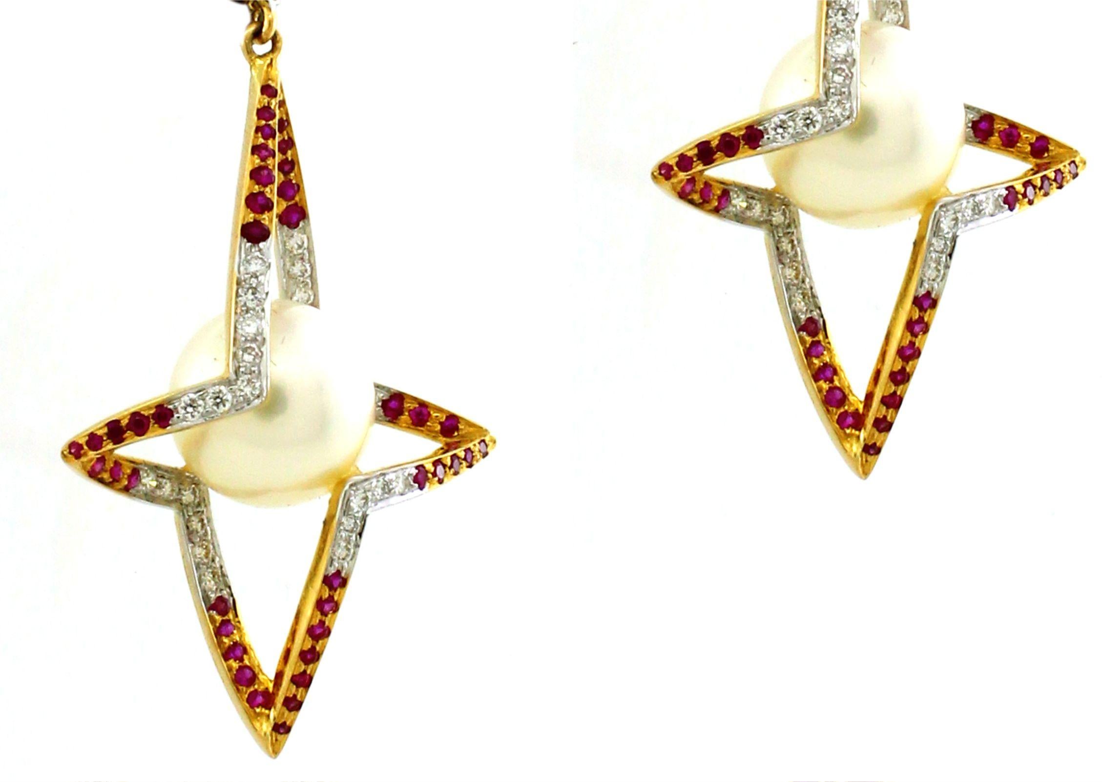 Round Cut 18.36 carats of Pearl Drop Earrings For Sale