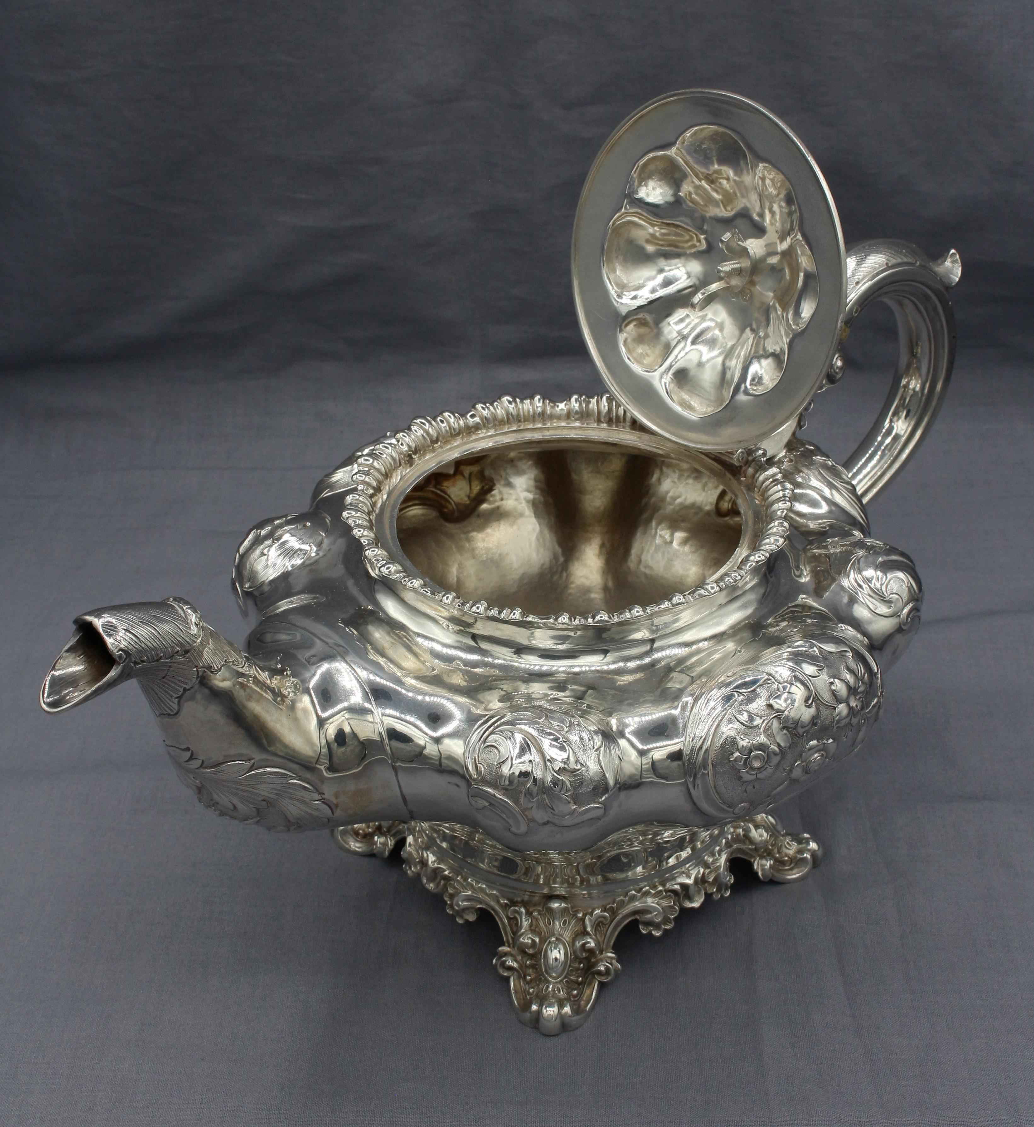 1838 & 1839 English Sterling Silver 3-Piece Tea Set By John Edward Terrey In Good Condition In Chapel Hill, NC