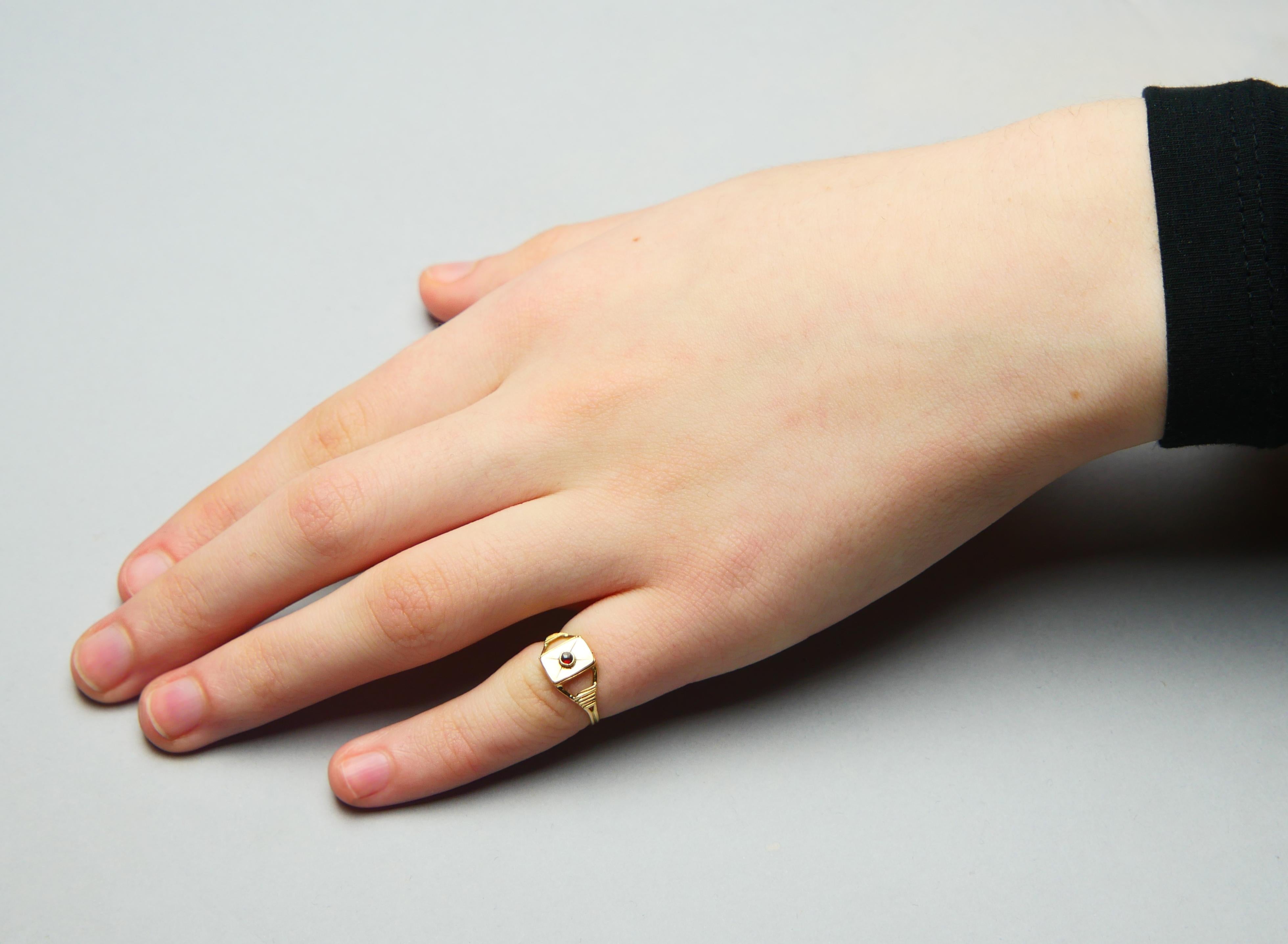 1838 Antique Poison Ring Garnet solid 18K Gold Ø 2.75 US / 0.95gr For Sale 7
