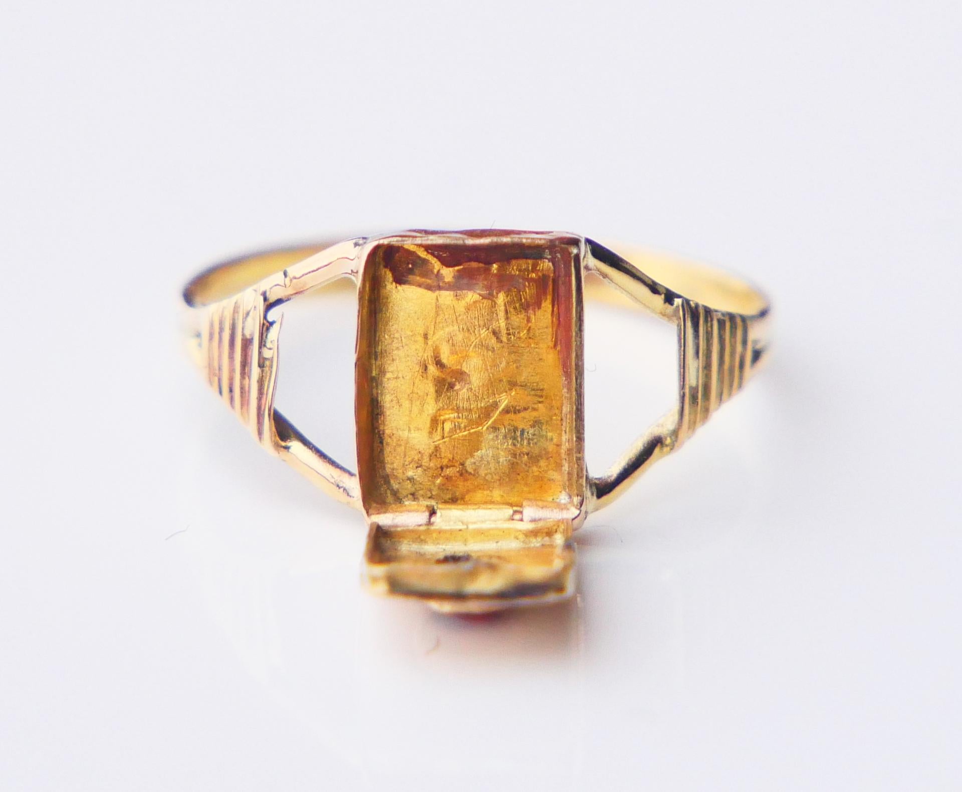 1838 Antique Poison Ring Garnet solid 18K Gold Ø 2.75 US / 0.95gr For Sale 3