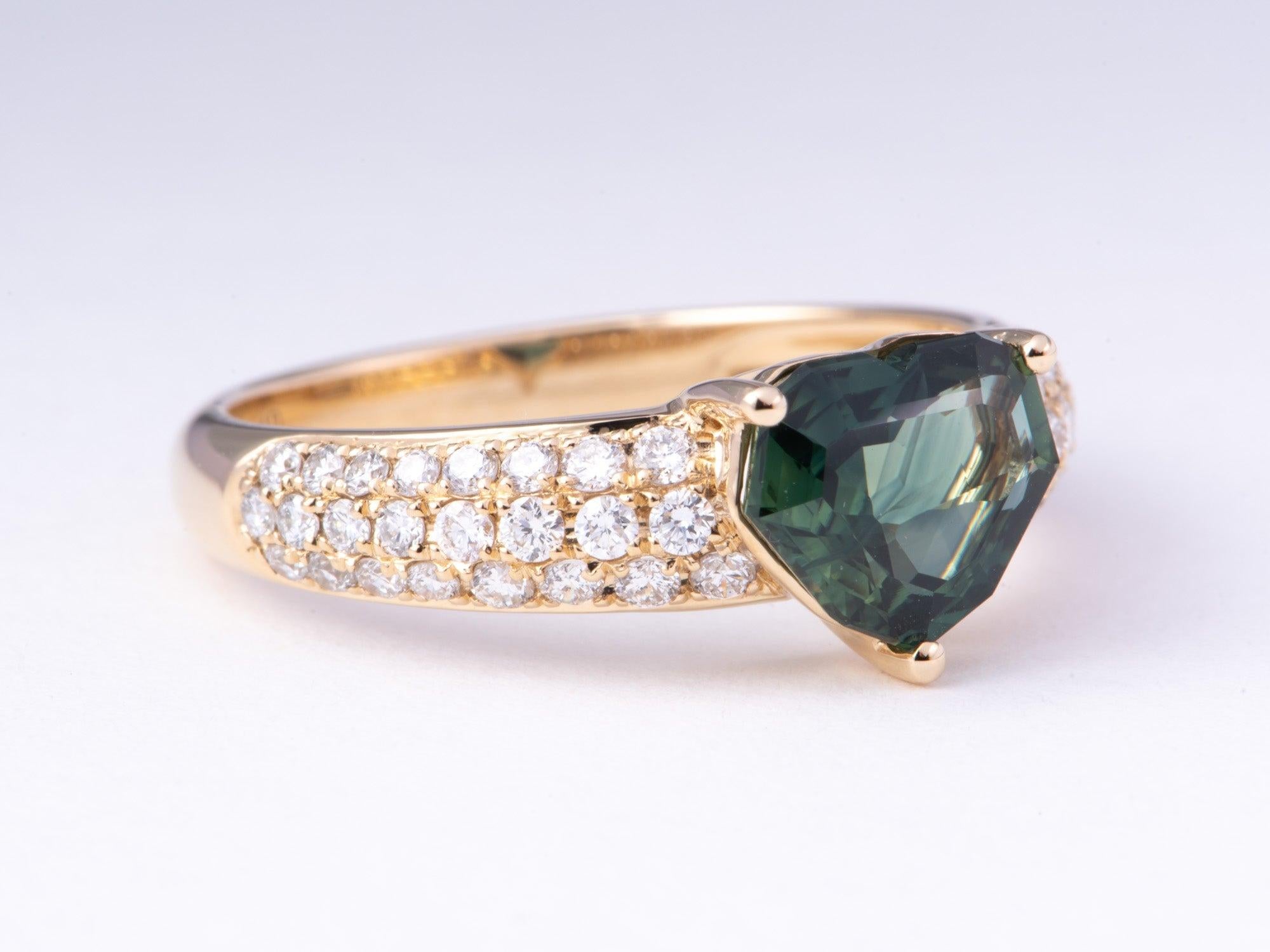♥ 1.83ct Bi-Color Parti Sapphire on Diamond Pave Engagement Ring 14K Gold R6776

♥ This ring features a gorgeous bi-color heart-shaped sapphire, set in a sea of diamond pave. Classic design with a unique twist!
♥ The setting measures 7.5mm in length
