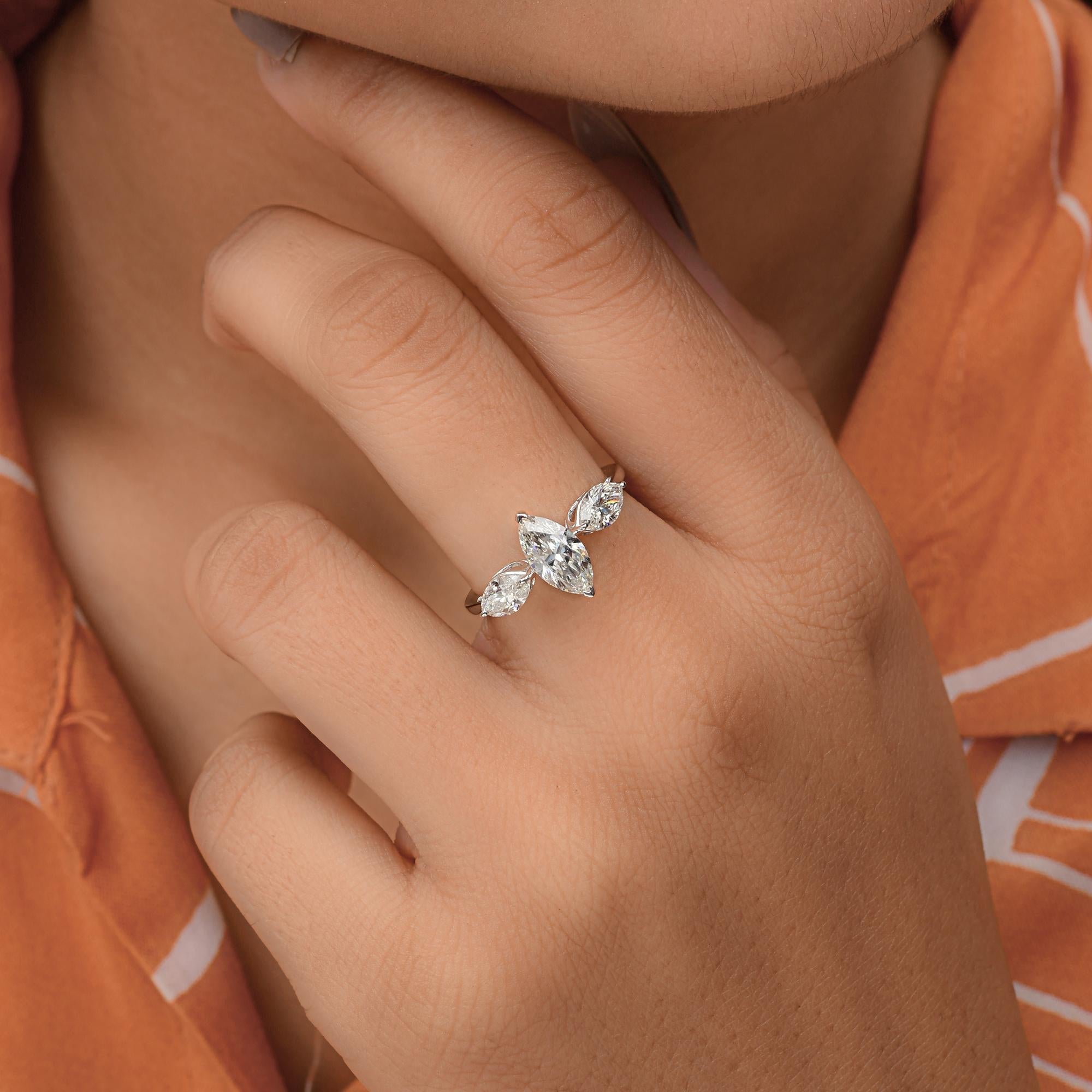 in vendita:  Anello a tre pietre con diamante naturale marquise da 1,83 carati in oro bianco 18 carati Tutte le tariffe pagate 2