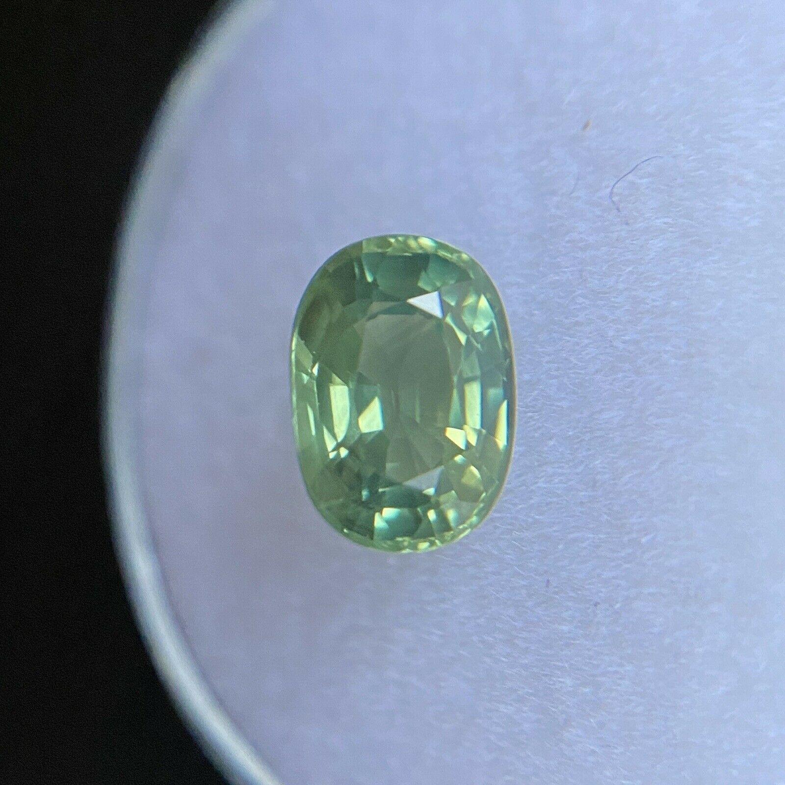 1,83ct Zaffiro Australiano Verde Vivido Taglio Ovale 7,8 x 5,4mm Rara Gemma Sciolta

Gemma di zaffiro australiano verde vivo naturale. 
1,83 Carati con un bellissimo colore verde vivo e un'eccellente purezza, una pietra molto pulita. 
Inoltre, ha un