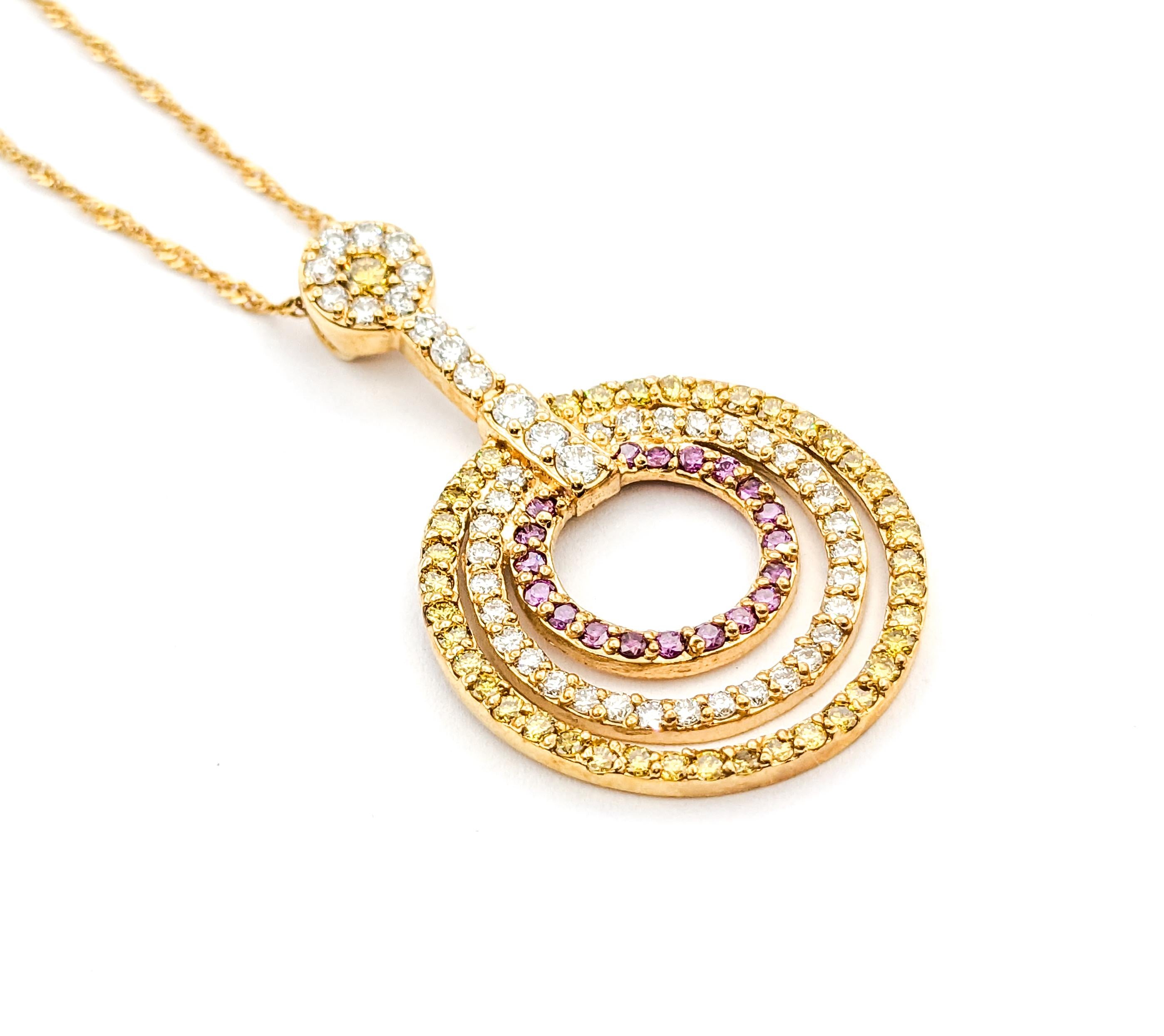 Collier à pendentif cercle concentrique en or jaune avec 1,83ctw de diamant en vente 2