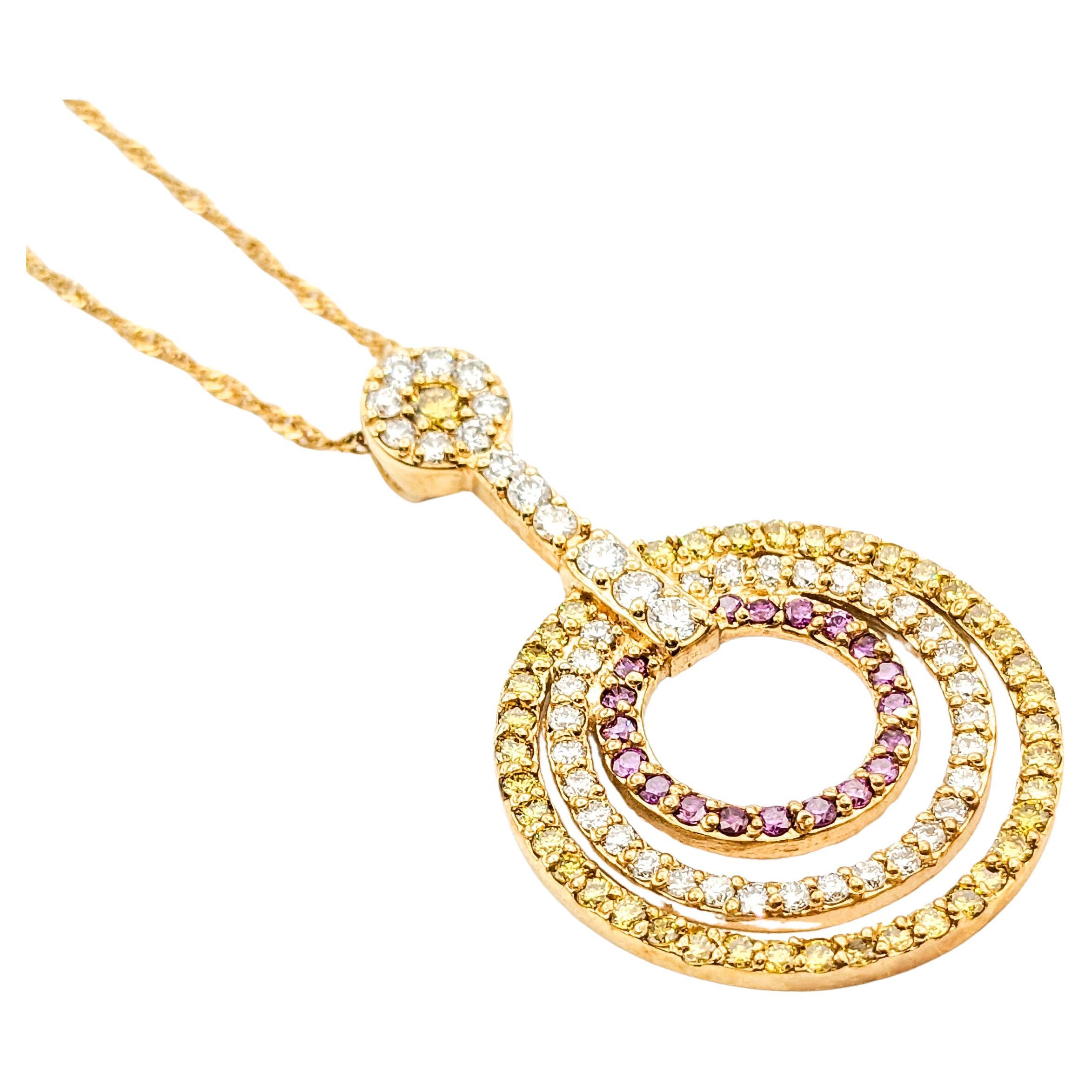 Collier à pendentif cercle concentrique en or jaune avec 1,83ctw de diamant en vente