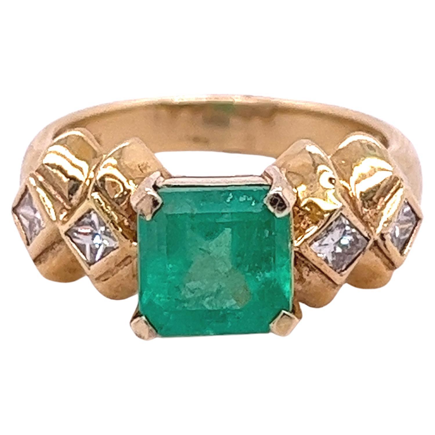 1.84 Carat Colombian Emerald and Princess Cut Diamond in 14k Yellow Gold Ring For Sale