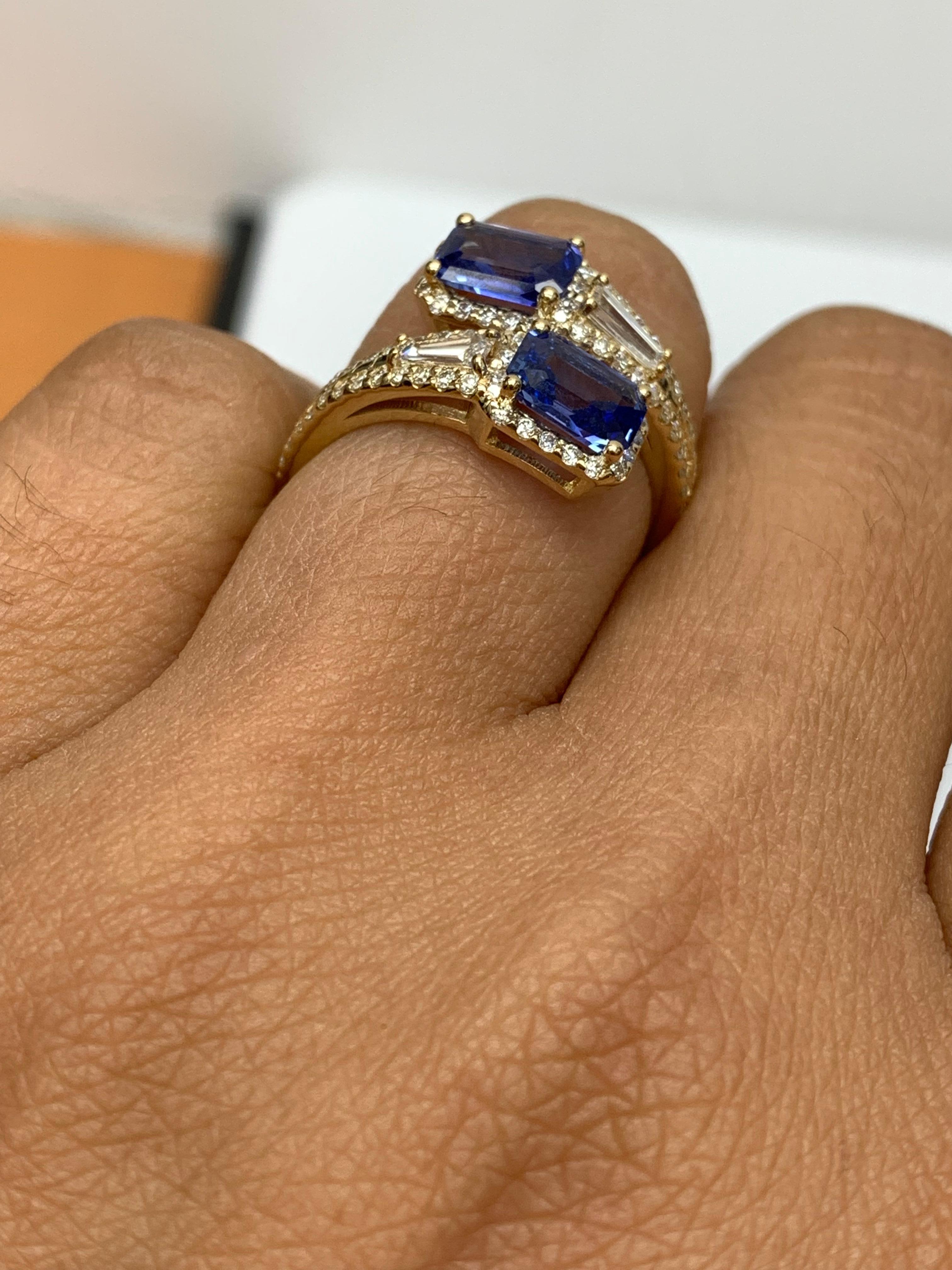 1.84 Carat EmeraldCut Sapphire Diamond Toi Et Moi Engagement Ring 14K YellowGold In New Condition For Sale In NEW YORK, NY