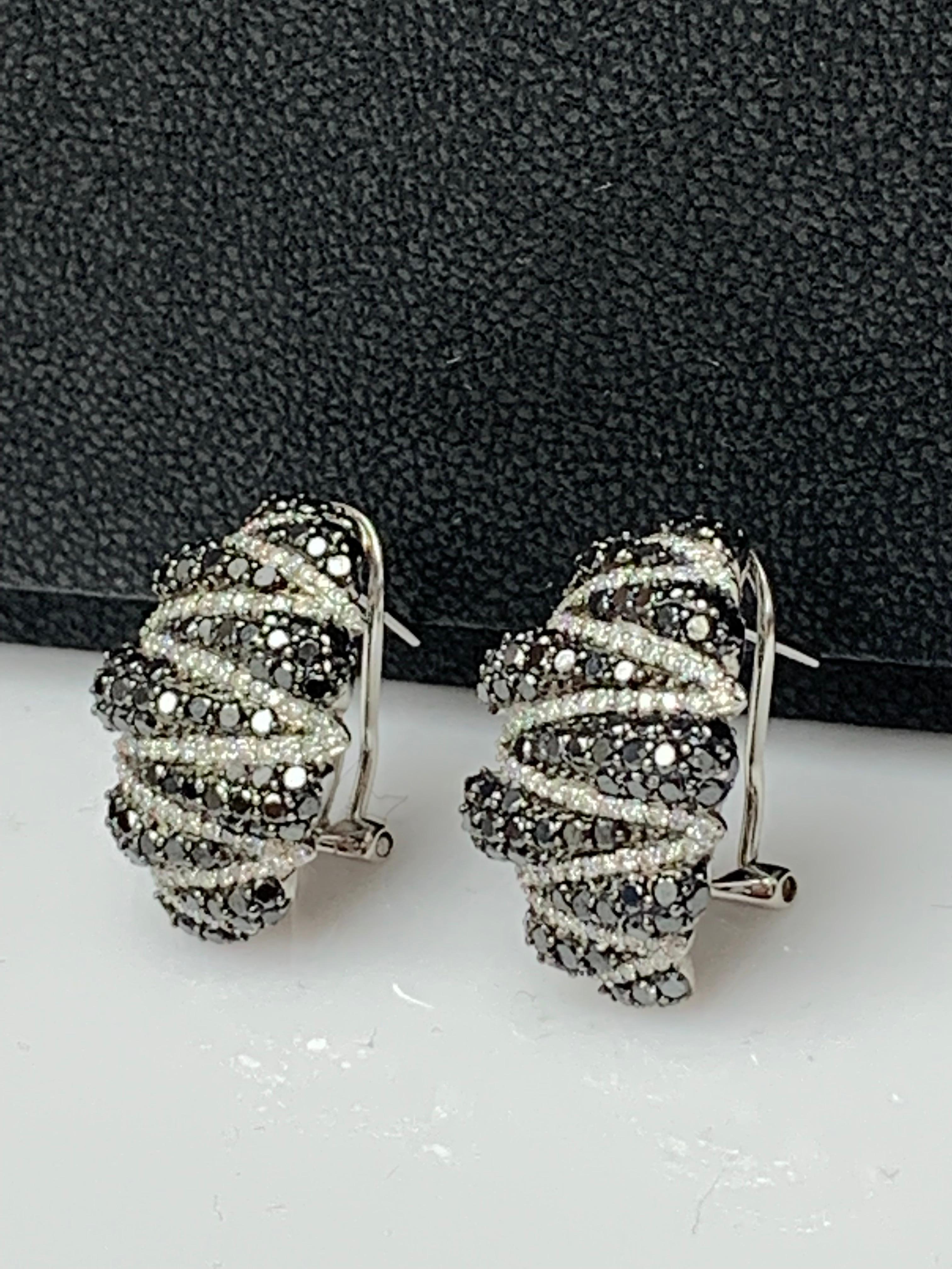 Orecchini con diamante nero da 1,84 carati in oro bianco 18 carati in vendita 4