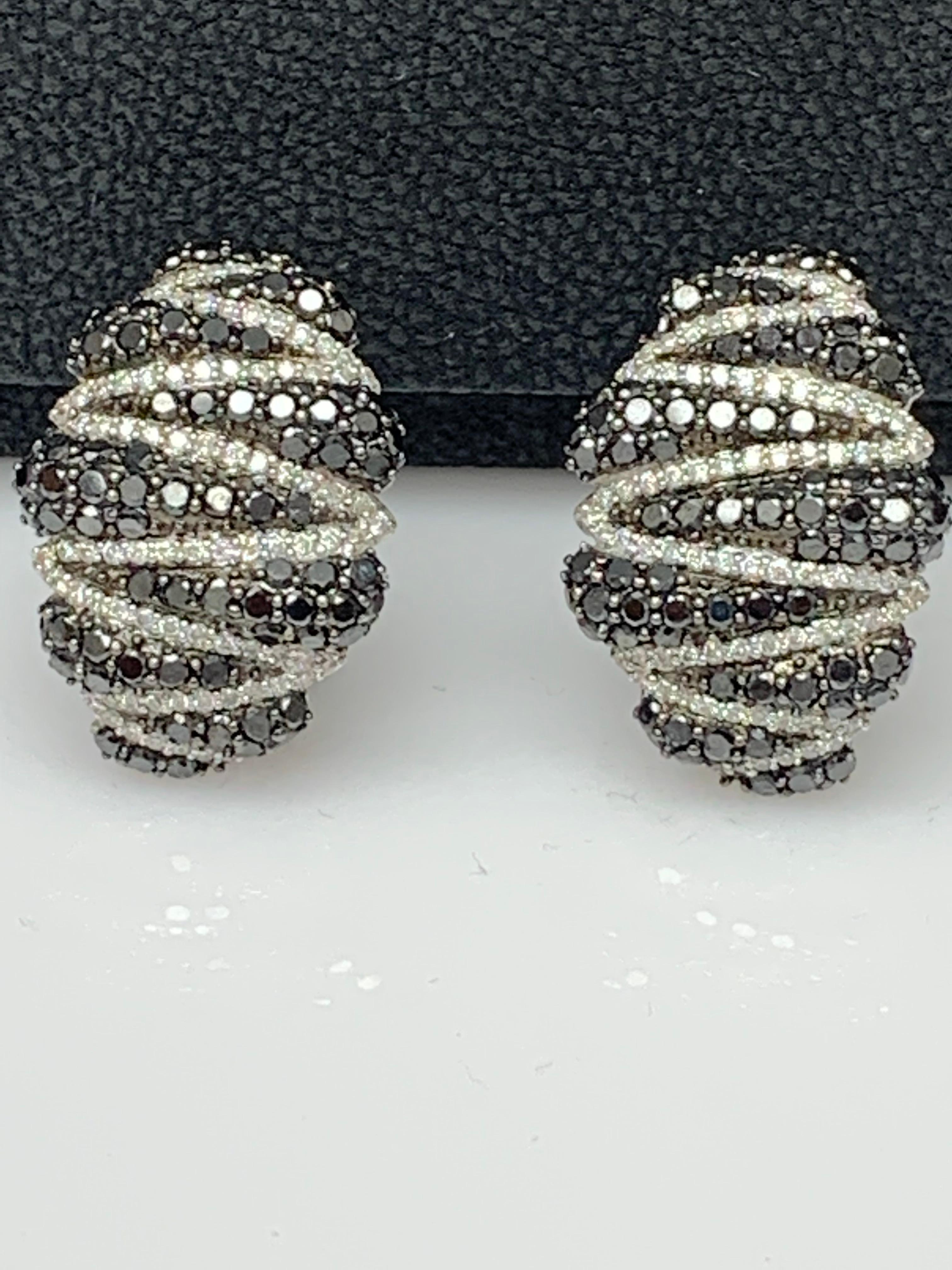 Orecchini con diamante nero da 1,84 carati in oro bianco 18 carati in vendita 1